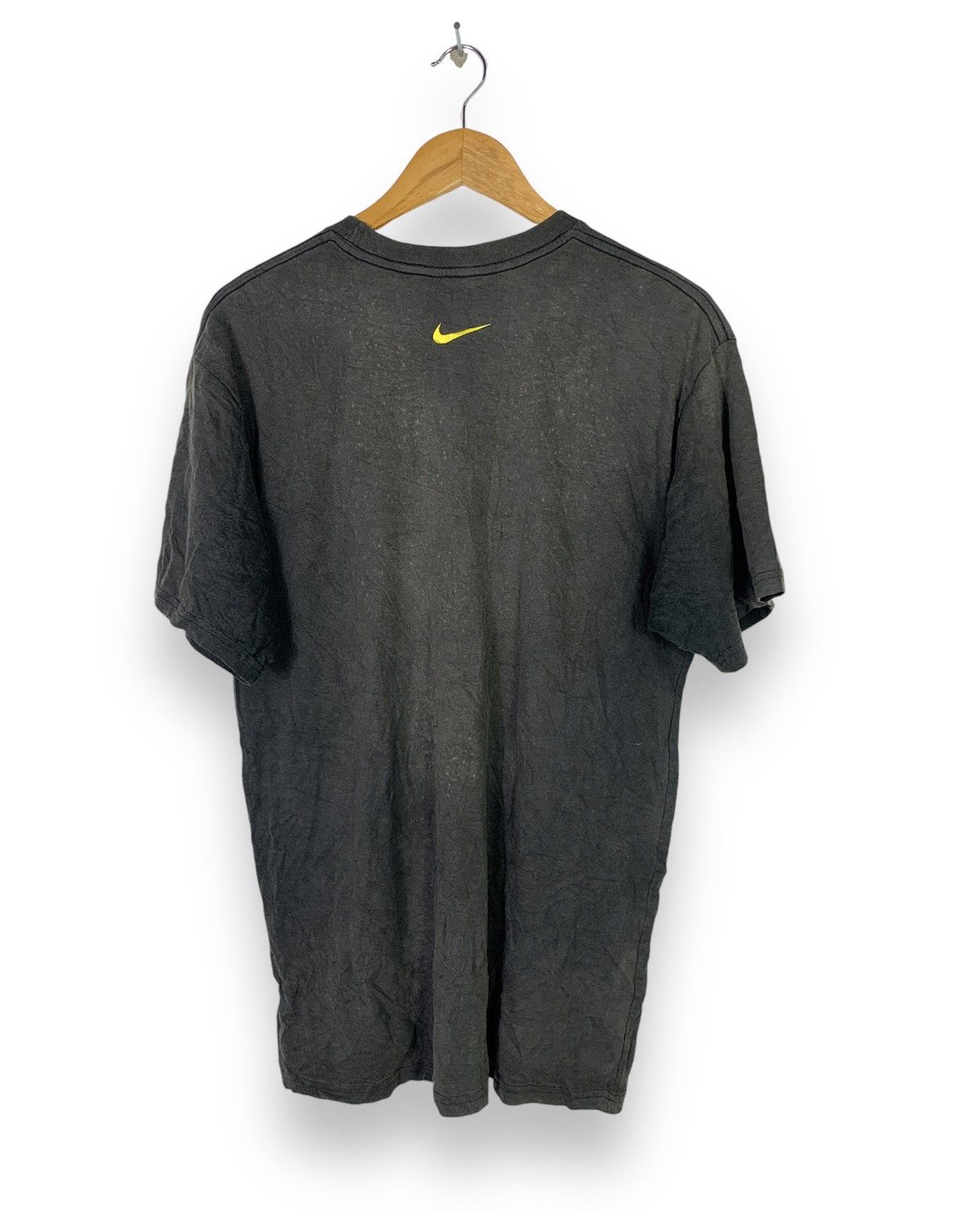 Nike × Vintage Vintage Authentic Nike shoes Logo T Shirt Size US L / EU 52-54 / 3 - 2 Thumbnail