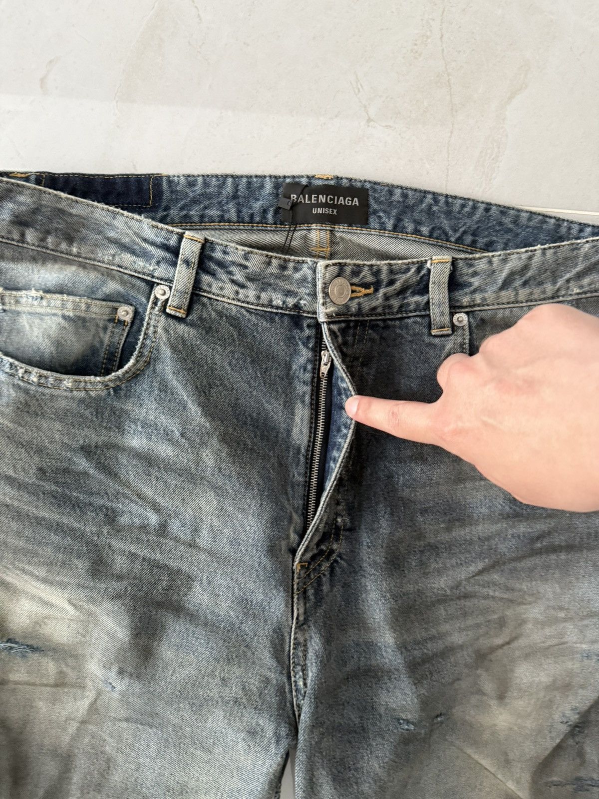 Balenciaga Balenciaga Distressed Mud Show Denim Sz.L Size US 36 / EU 52 - 4 Thumbnail