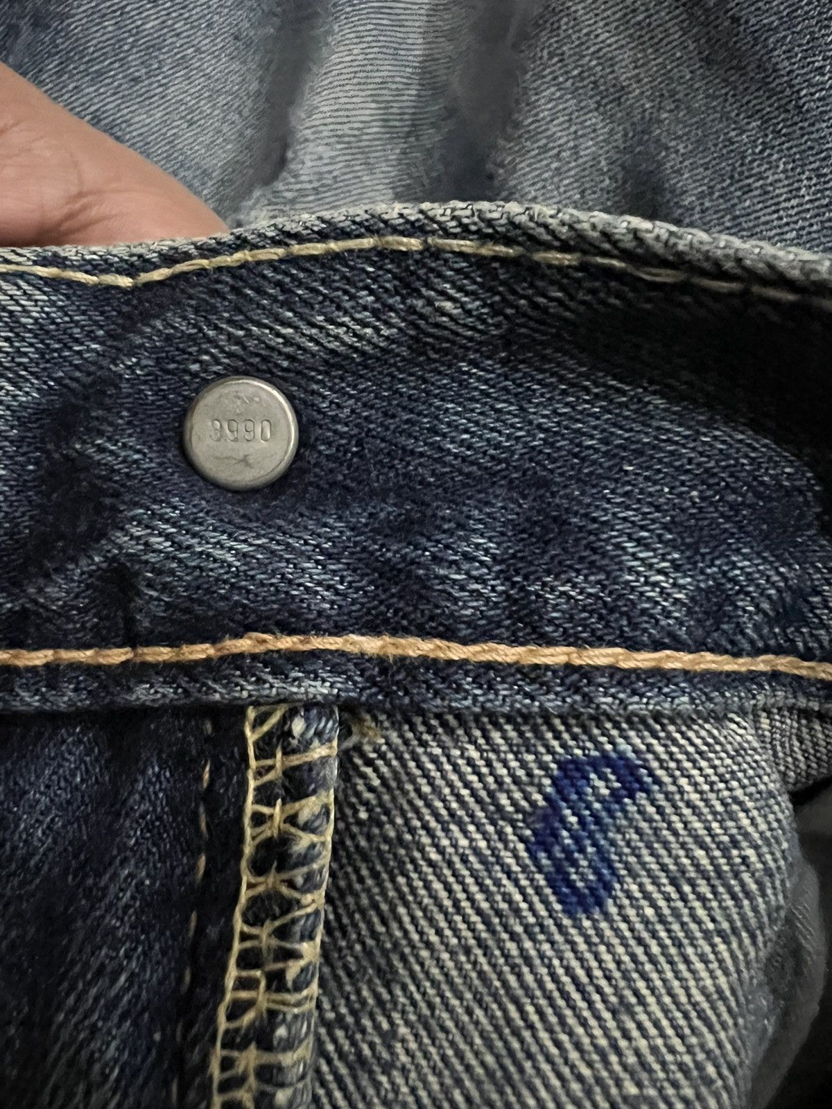 Levi's Vintage Levis 502 Faded Blue Distress Jeans Size US 31 - 16 Thumbnail