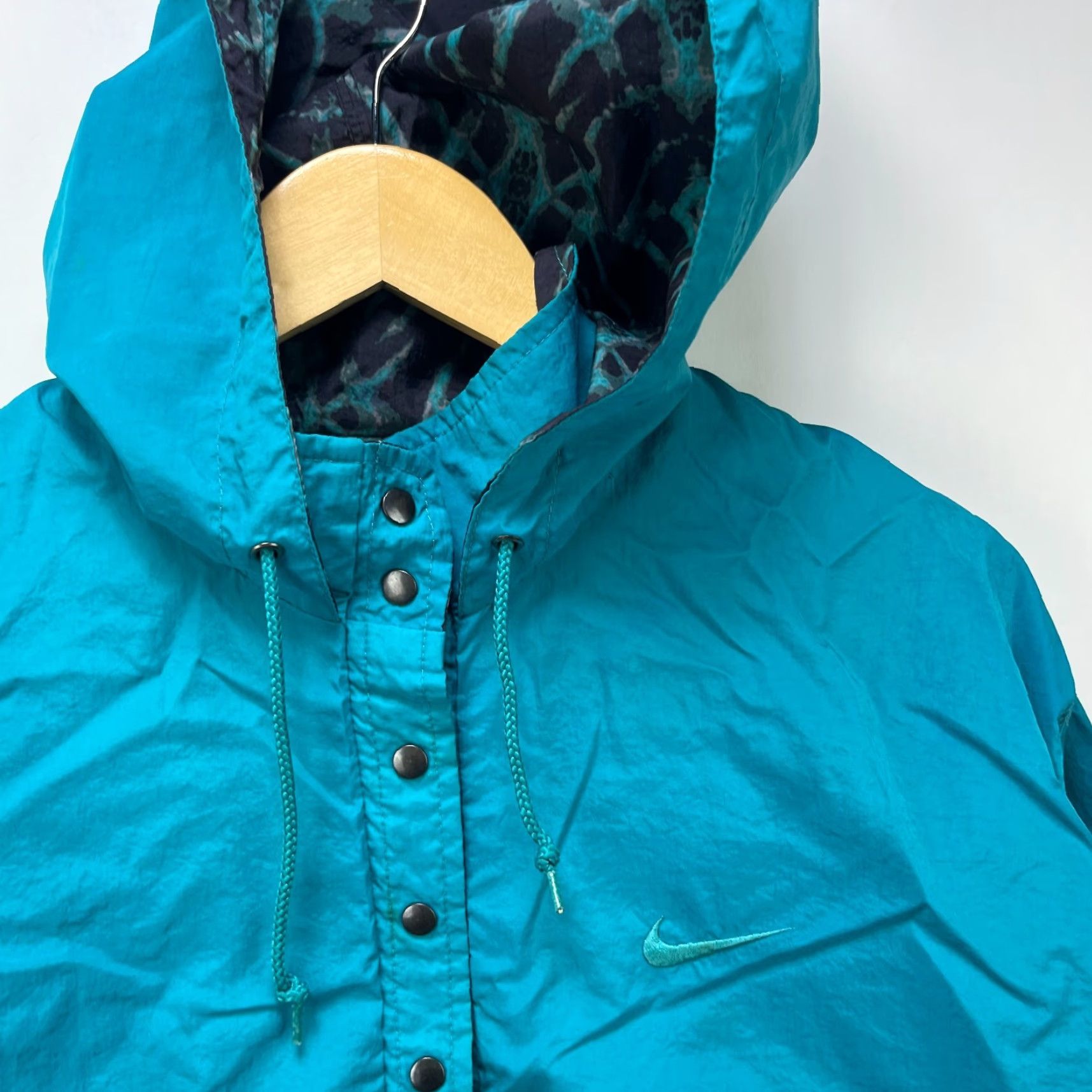 Nike VINTAGE Nike Tonal Swoosh Windbreaker Jacket Womens M Teal 90s Windbreaker Nike Womens Medium Teal 90s Size M / US 6-8 / IT 42-44 - 3 Thumbnail