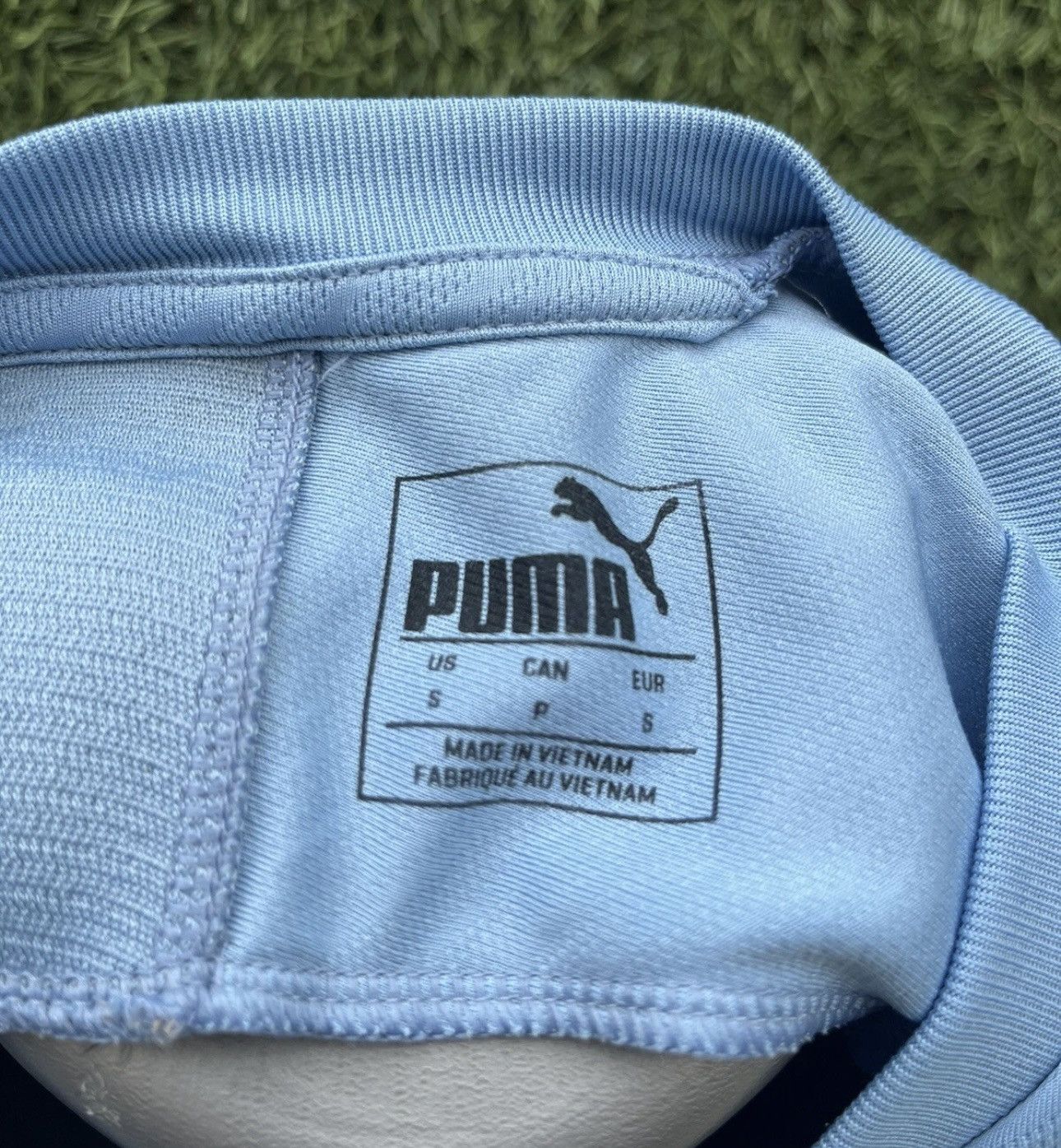 Puma Rodrigo jersey at manchester city Size US S / EU 44-46 / 1 - 12 Thumbnail