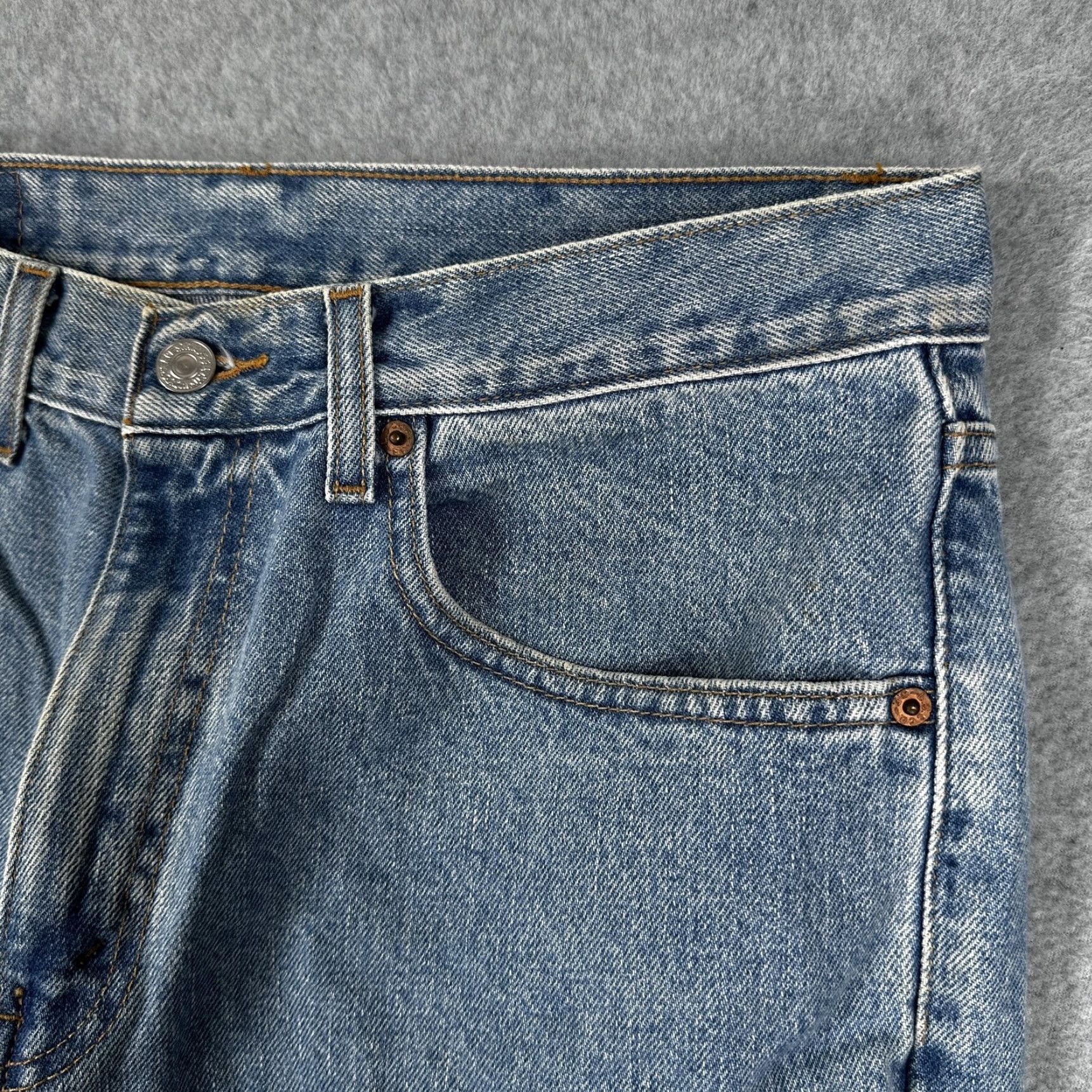 Levi's VINTAGE Levi's 550 Jeans Mens 33x30 Blue Relaxed Fit Tapered Leg Denim Zip Fly Size US 33 - 2 Thumbnail