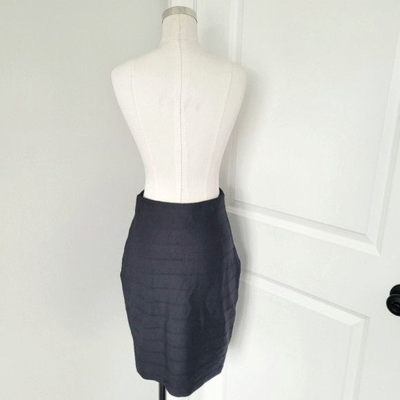 Joseph Ribkoff Essentials Bodycon Pencil Skirt Size 28" / US 6 / IT 42 - 13 Thumbnail