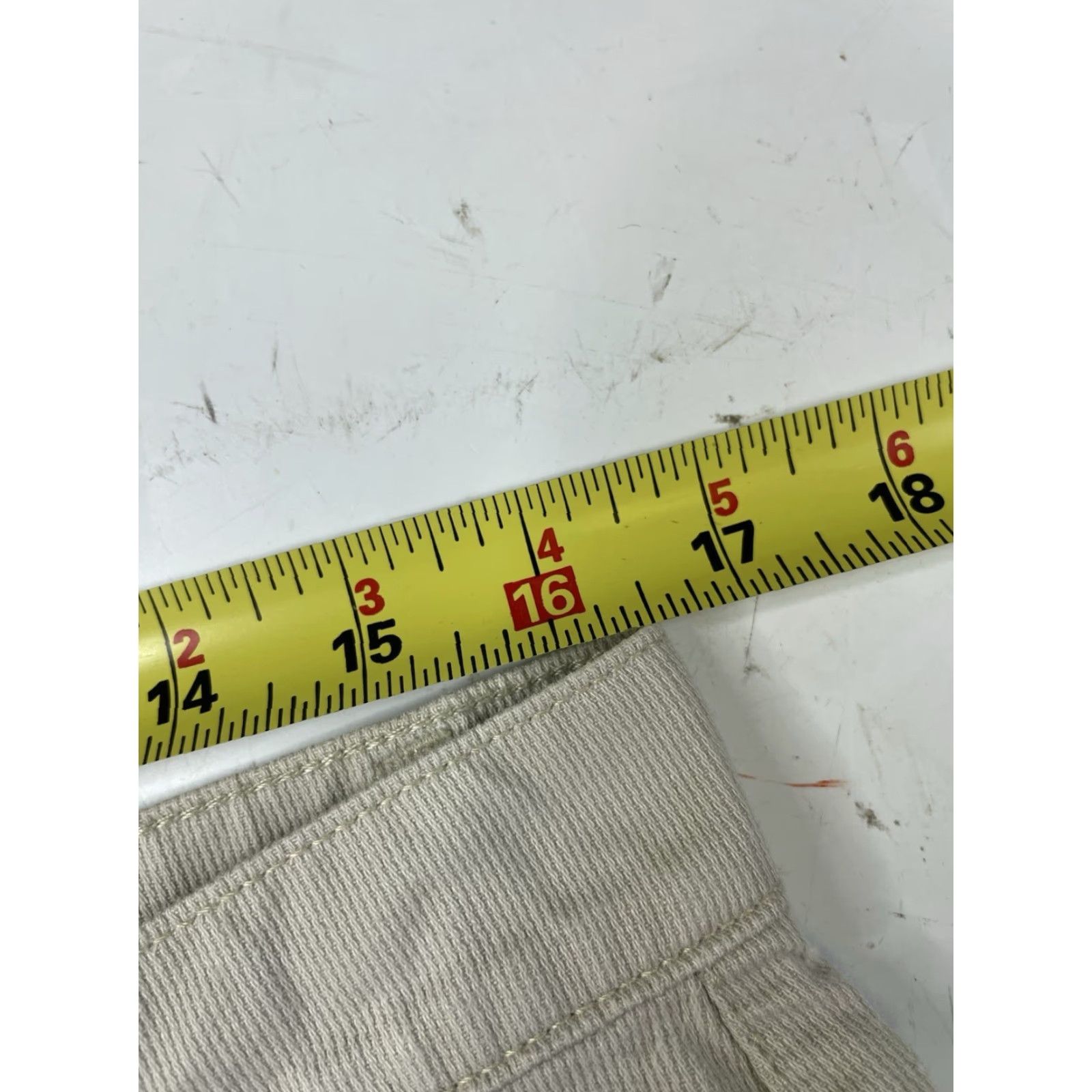 Levi's VINTAGE Levi's Silvertab Shorts Mens 32 Khaki 10" Cargo Pockets Baggy Skater Size US 32 / EU 48 - 2 Thumbnail