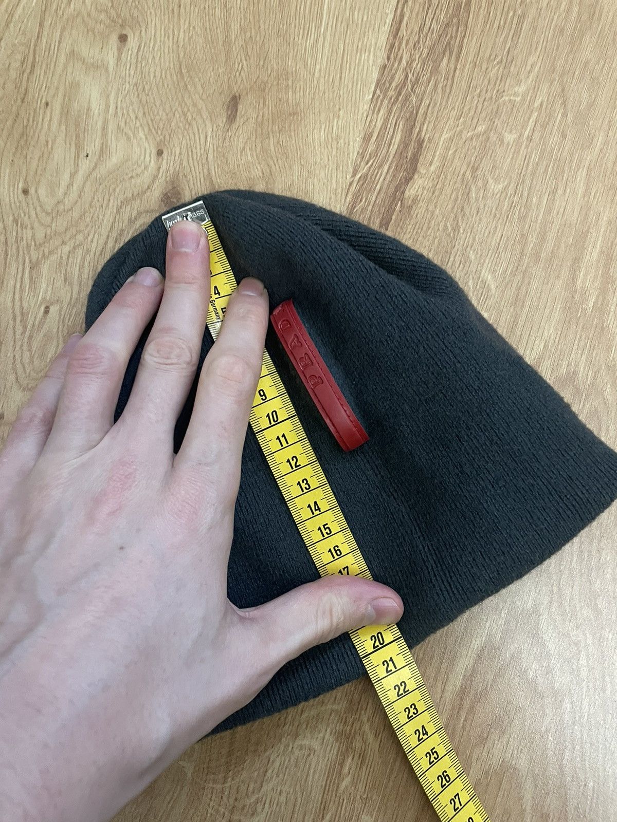 Prada Prada red stripe beanie Size ONE SIZE - 9 Thumbnail