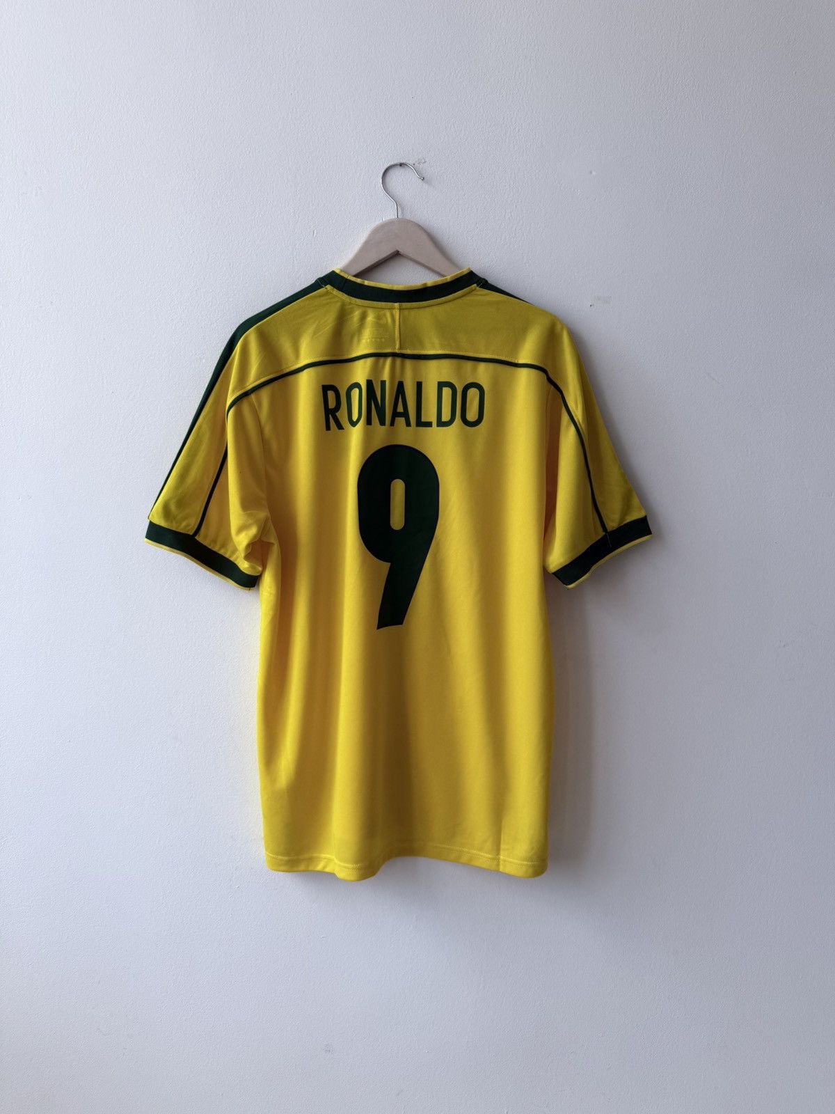 🩸RARE🩸Nike Vintage Brazil 1998 Ronaldo #9 Jersey