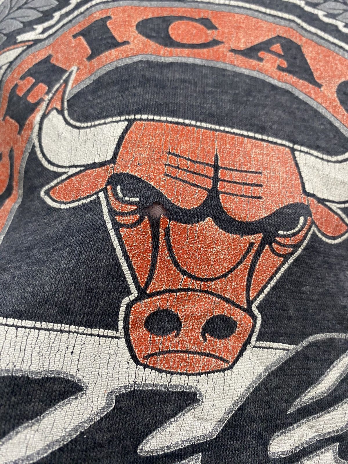 NBA × Vintage Vintage Faded Distressed Chicago Bulls Tee Size US XL / EU 56 / 4 - 8 Thumbnail