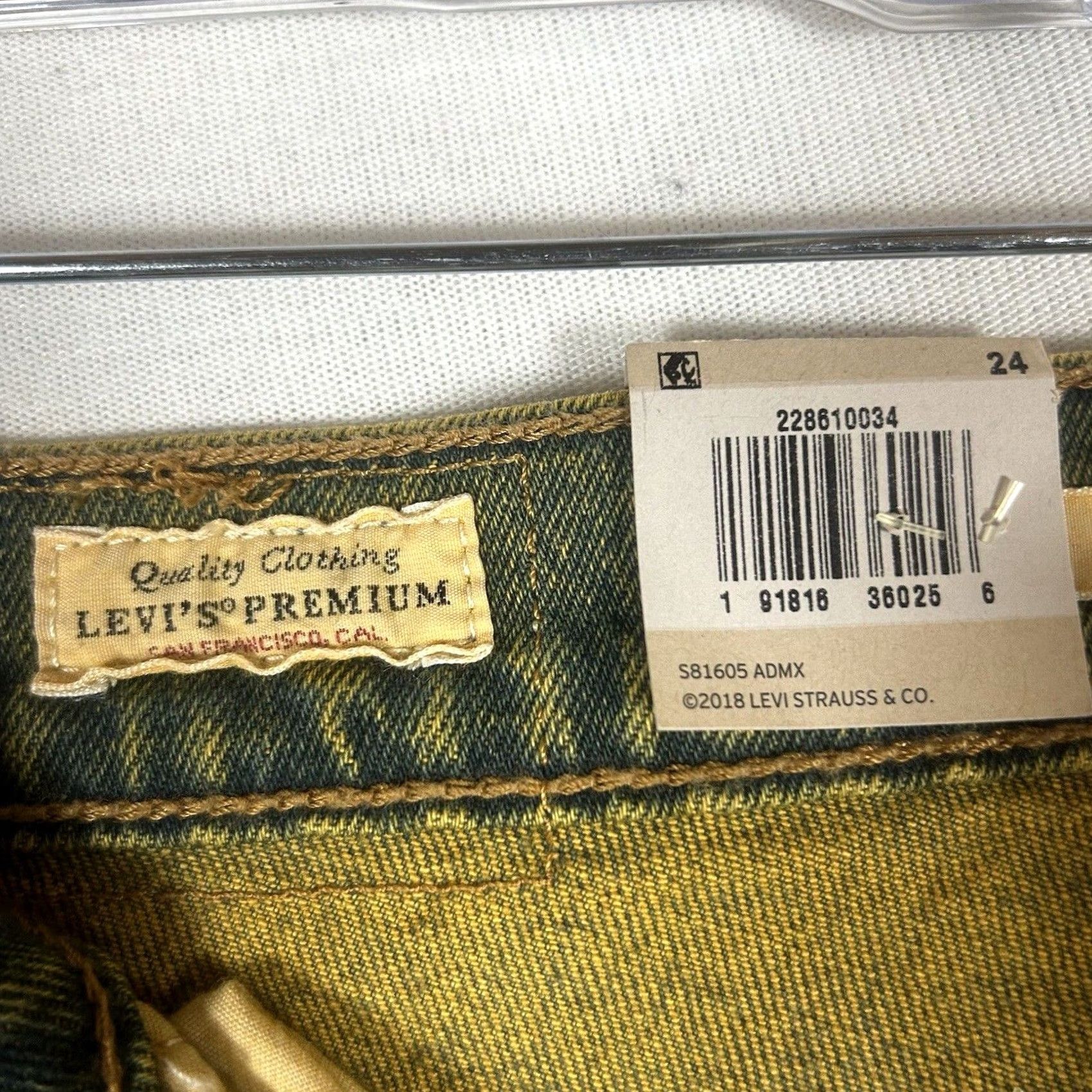Levi's Levi's Wedgie Icon Jeans Womens 24 Regular Button Fly Denim NWT Irregular Straight 5-Pocket Comfort Stretch Clothing Size 42" / US 20 - 4 Thumbnail