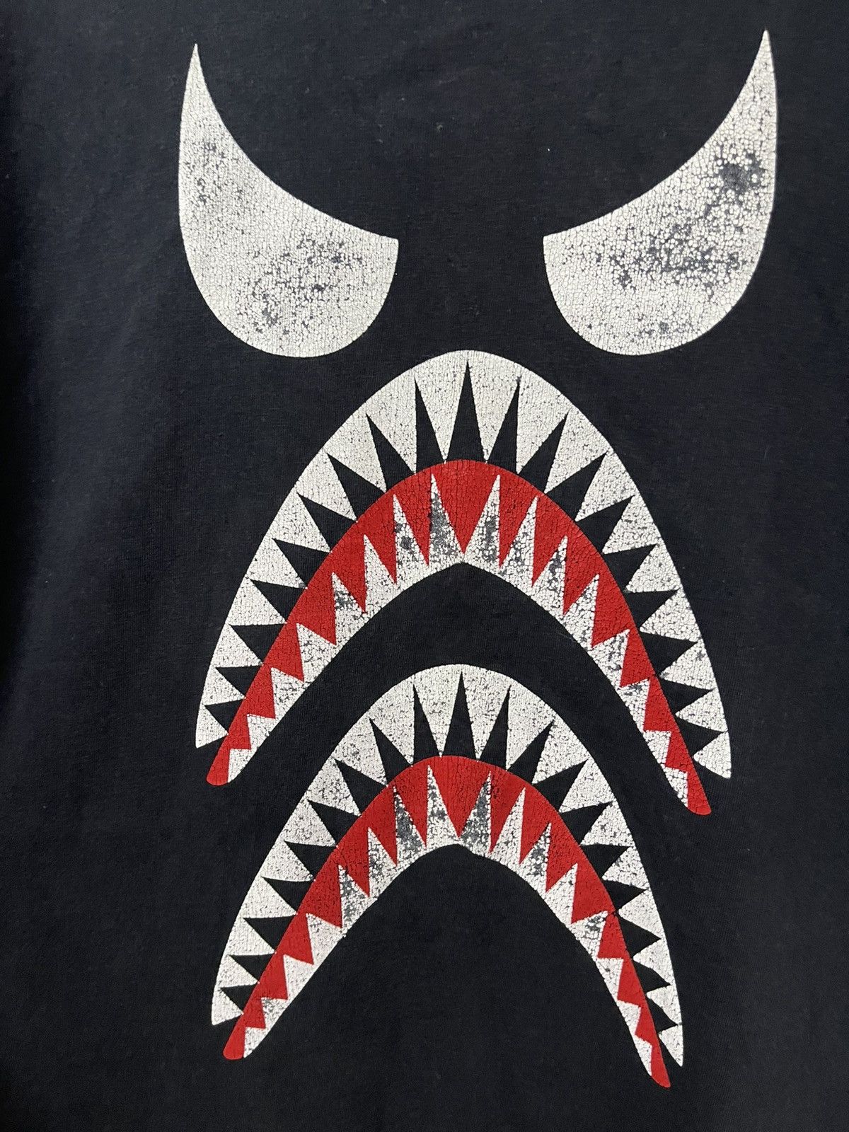 Bounty Hunter 2000s BOUNTY HUNTER SHARK DESIGN DISTRESSED Size US L / EU 52-54 / 3 - 5 Thumbnail