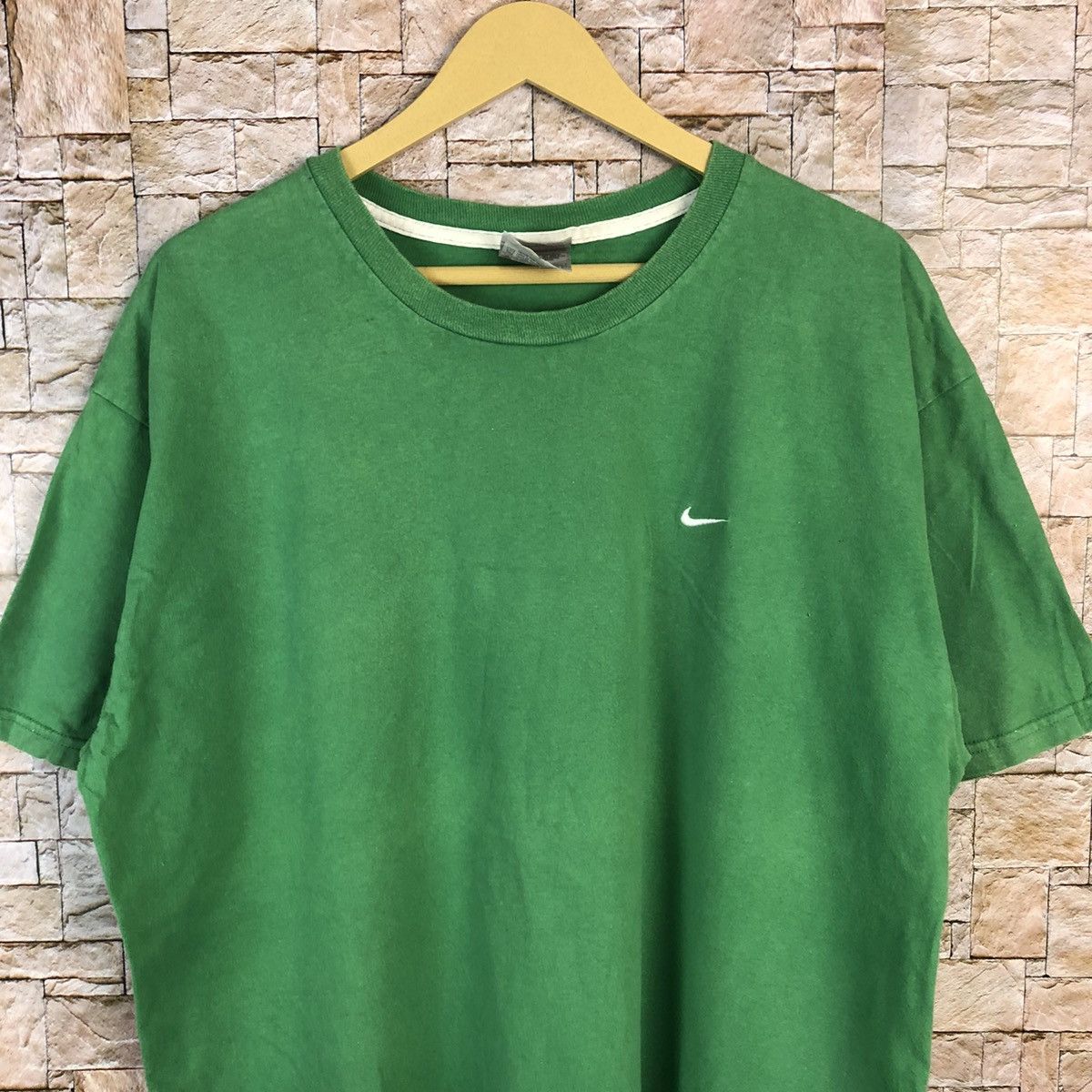 Nike Nike Green T-Shirt #A542 Size US XL / EU 56 / 4 - 5 Thumbnail