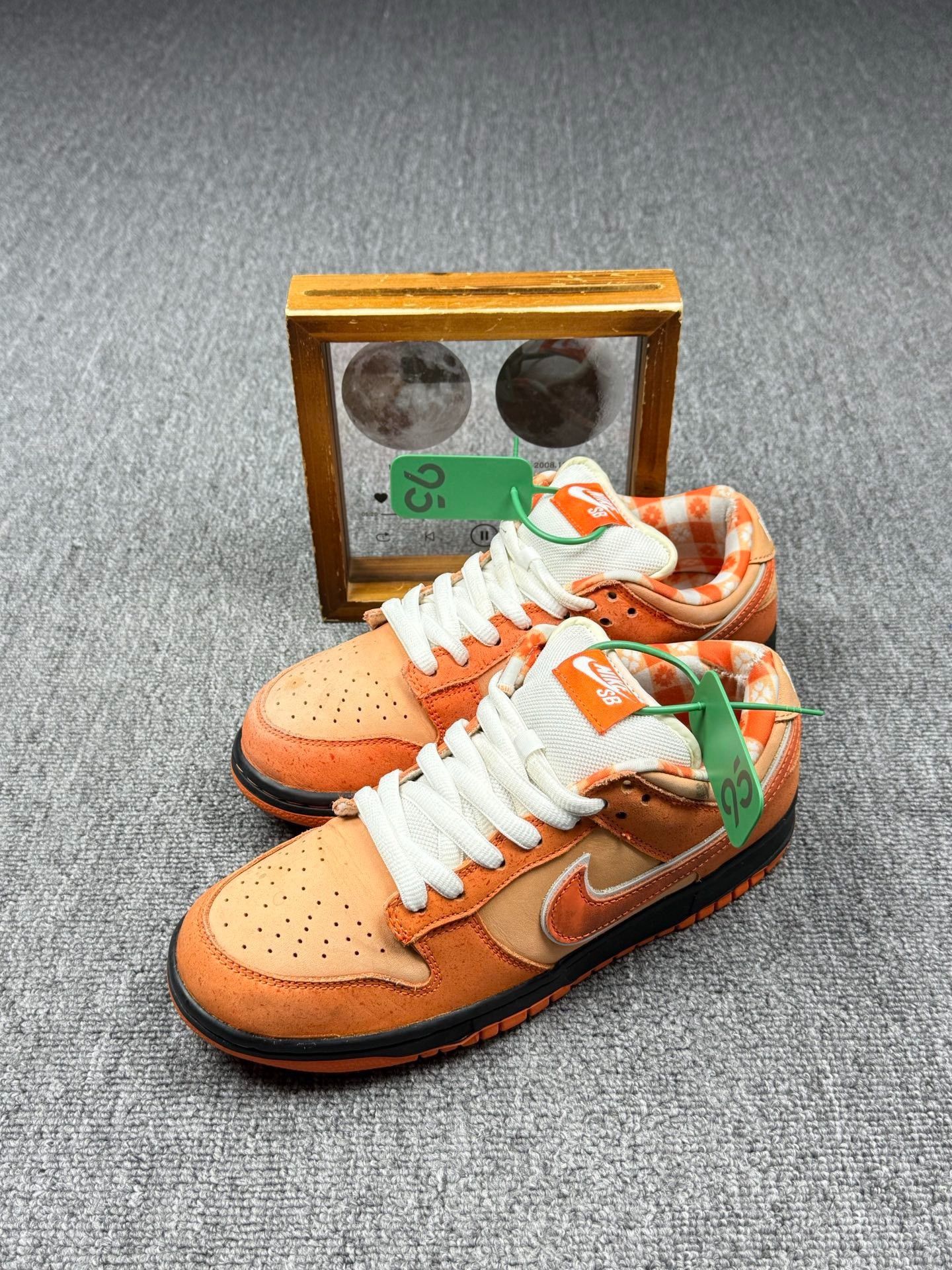Nike Nike DUNK SB Orange Lowtop Sneakers 7 Men Size US 7 / EU 40 - 1 Thumbnail