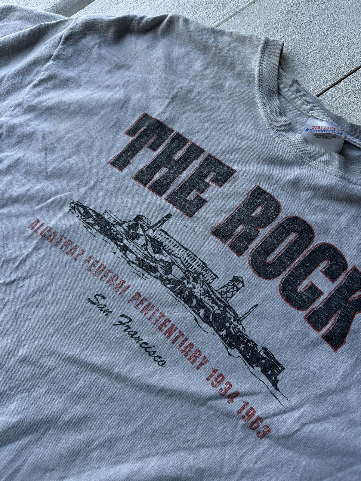 Vintage 🚨 THE ROCK ALCATRAZ BIG LOGO TEE SAN FRANCISCO Size US XL / EU 56 / 4 - 10 Thumbnail