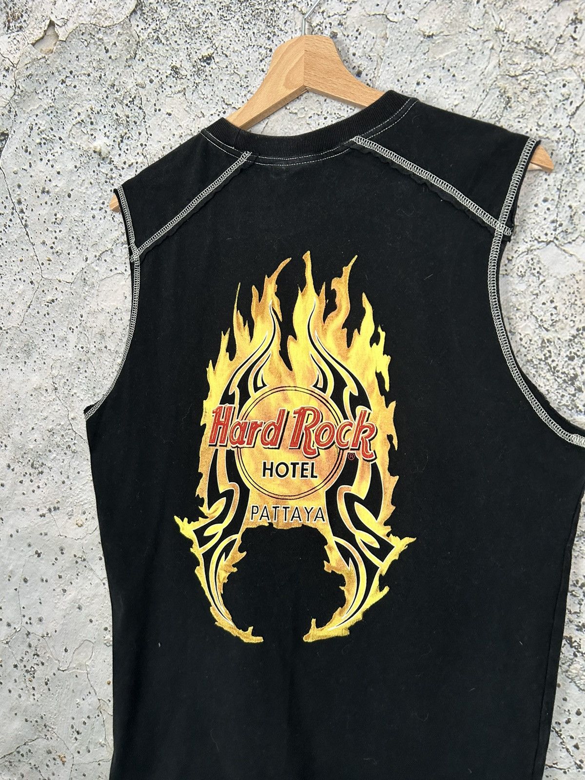 Hard Rock Cafe Vintage Hard Rock Cafe Hotel Pattaya Flame Y2K 00s Hype Size US M / EU 48-50 / 2 - 2 Thumbnail