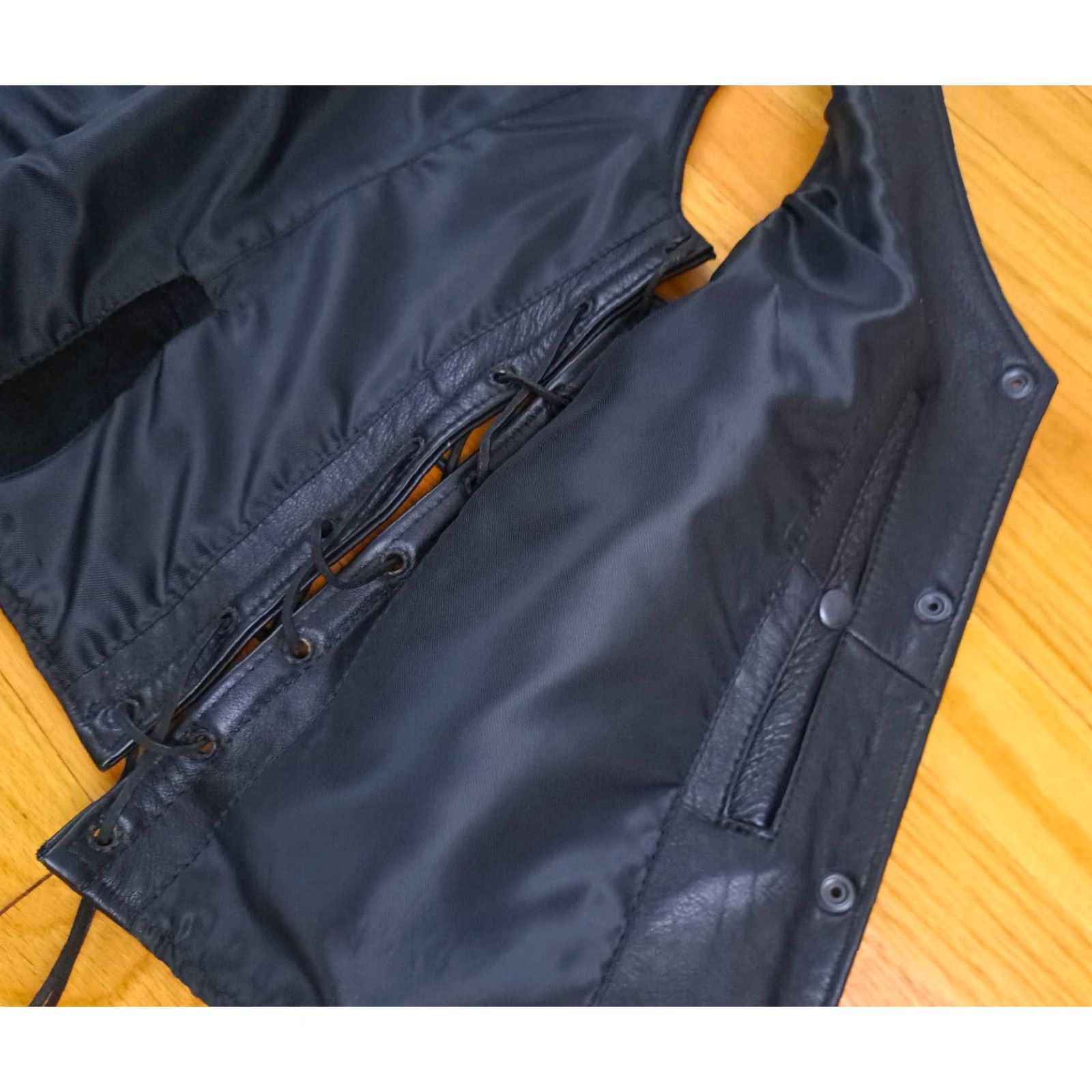 Vintage AM Leathers Vest Leather with Side Laces inside Pockets Black XL Mens Vest Motorcycle Jacket 23in long 20in pit to pit Size US XL / EU 56 / 4 - 3 Thumbnail