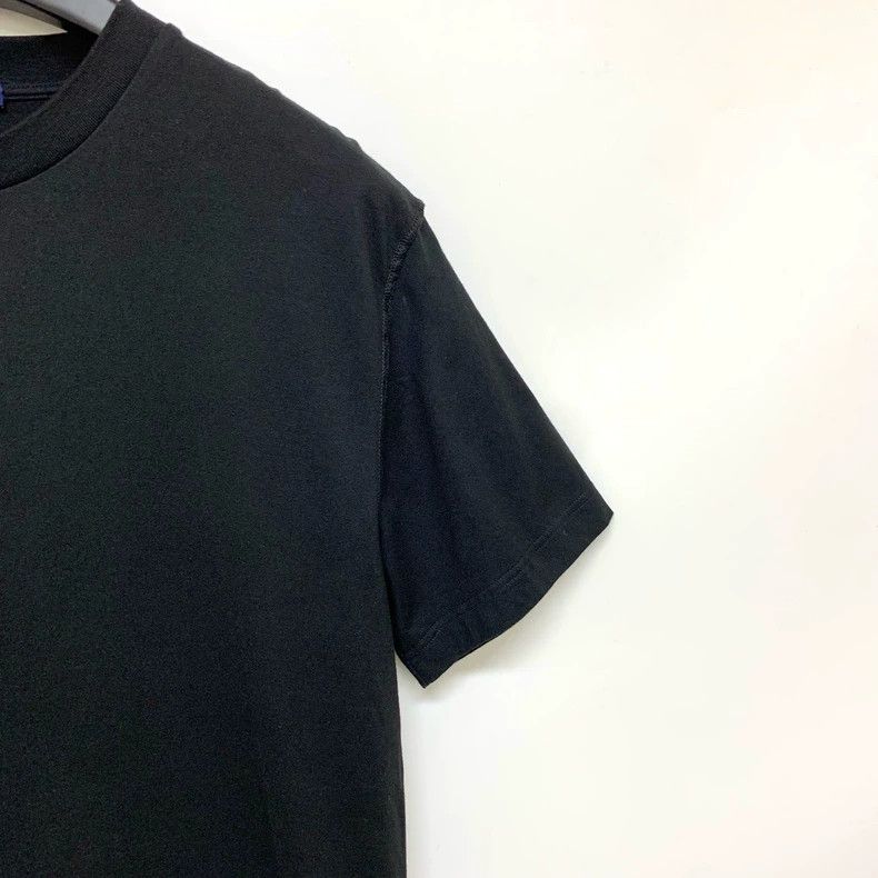 Louis Vuitton Louis Vuitton Black embossed logo short sleeve Size US L / EU 52-54 / 3 - 6 Thumbnail