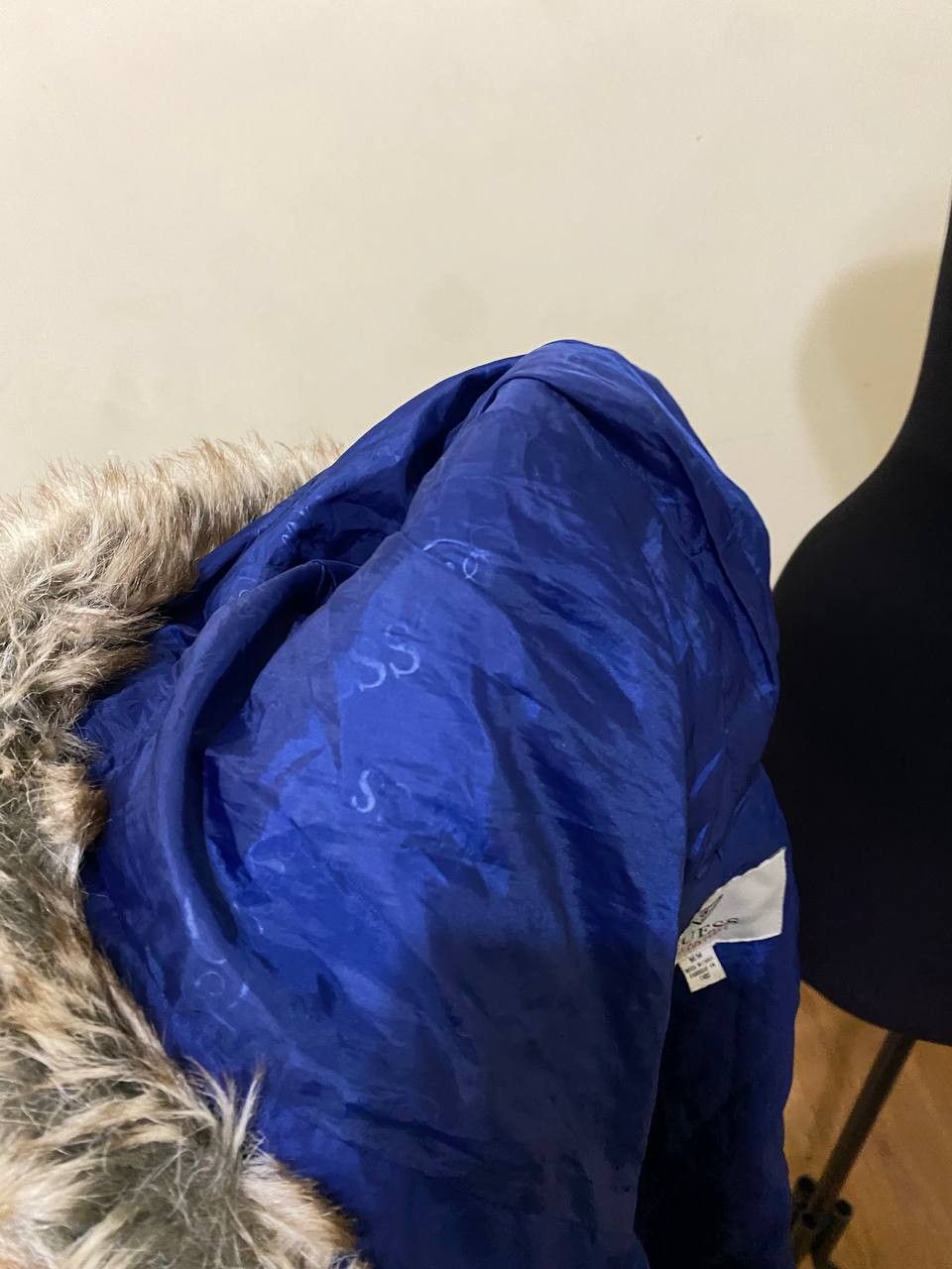 Guess blue Guess Los Angeles puffer jacket, size M/M. Size M / US 6-8 / IT 42-44 - 8 Thumbnail