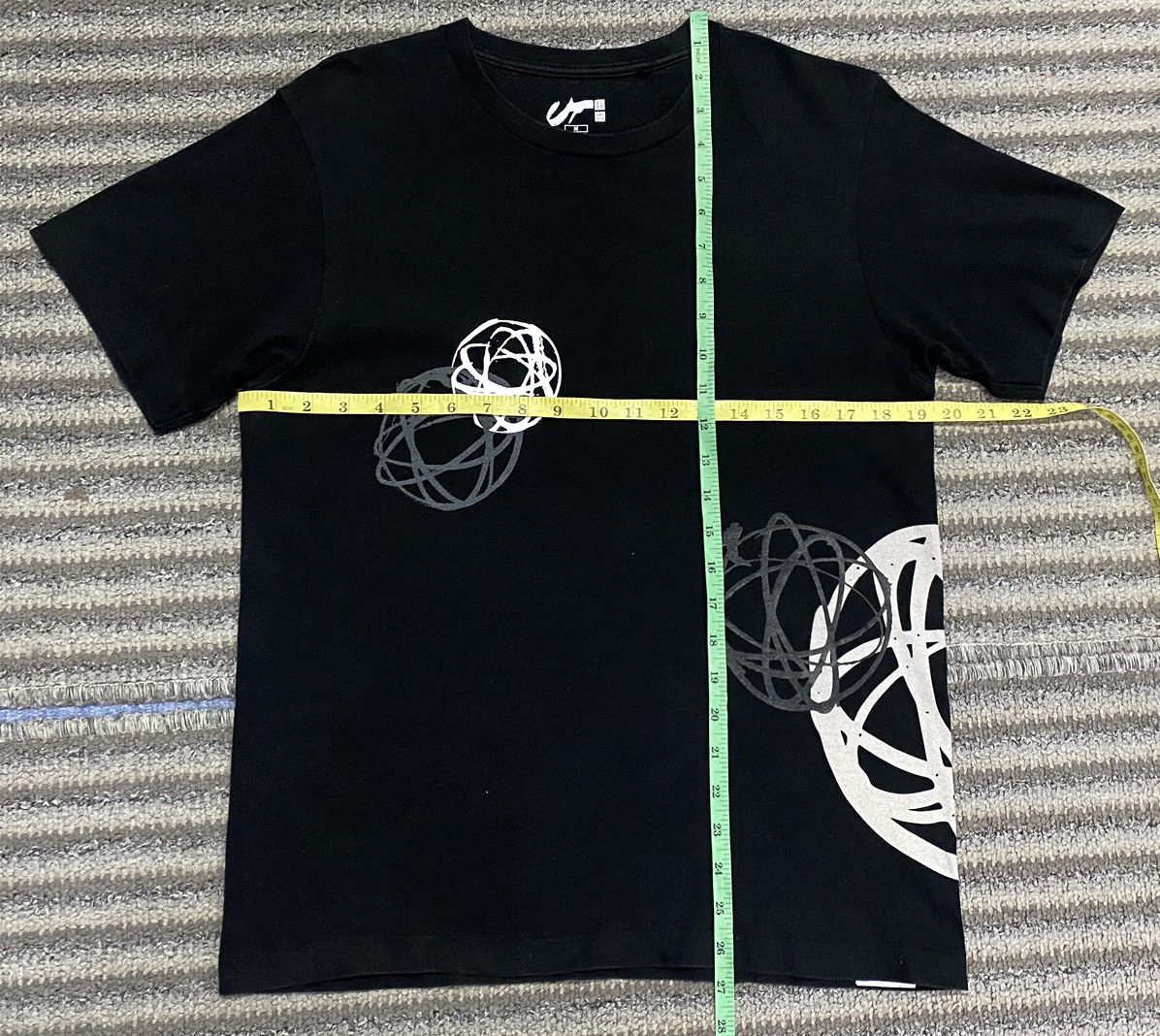 Futura × Japanese Brand FUTURA x UNQLO Abstract T-Shirt Size US M / EU 48-50 / 2 - 9 Thumbnail