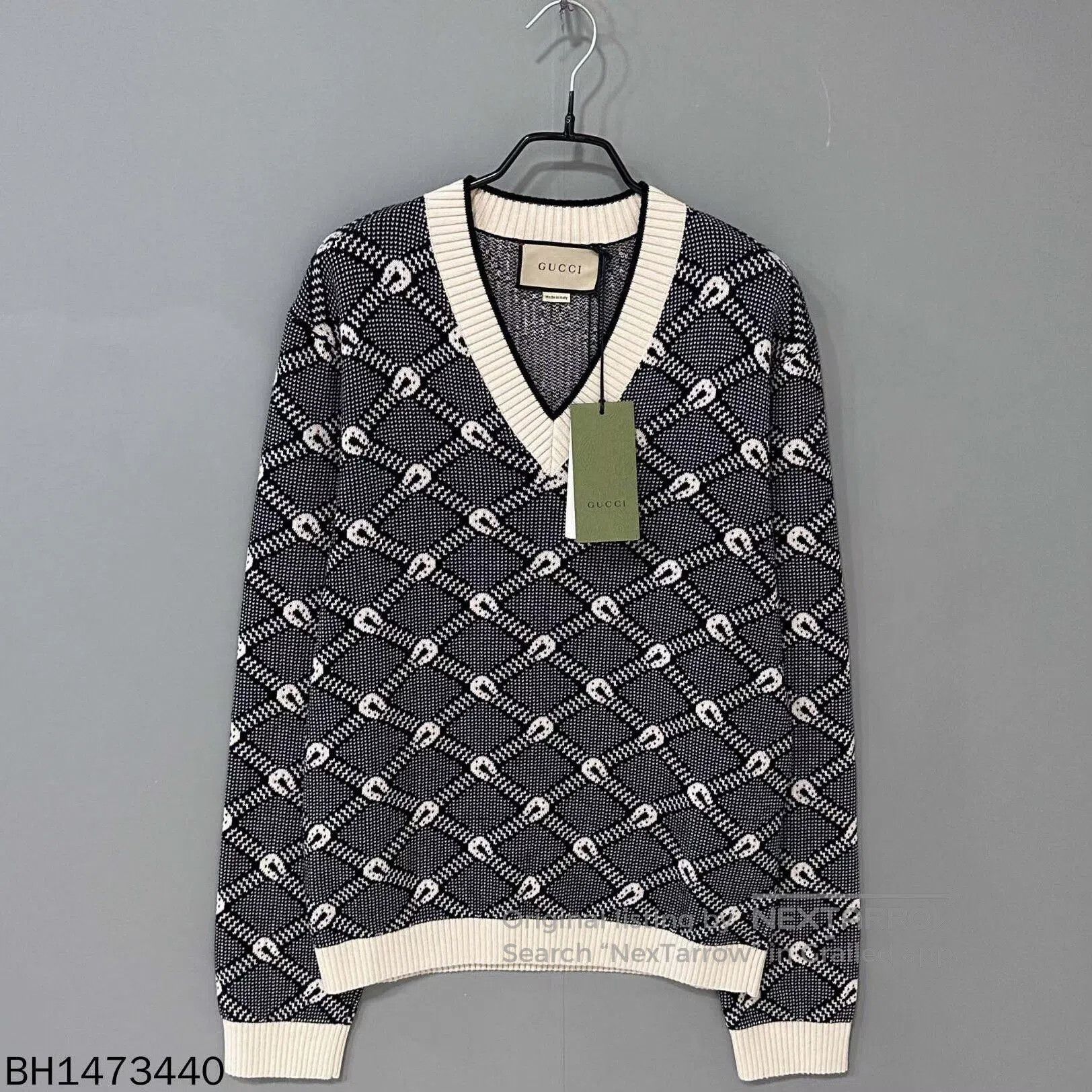 Gucci gucci v-neck diamond print sweater. Size US M / EU 48-50 / 2 - 1 Thumbnail
