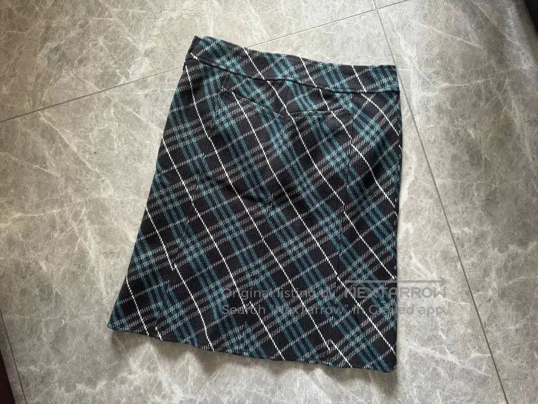 Burberry Burberry Color-Block Cotton Blend Midi Skirt. Size 28" / US 6 / IT 42 - 4 Thumbnail