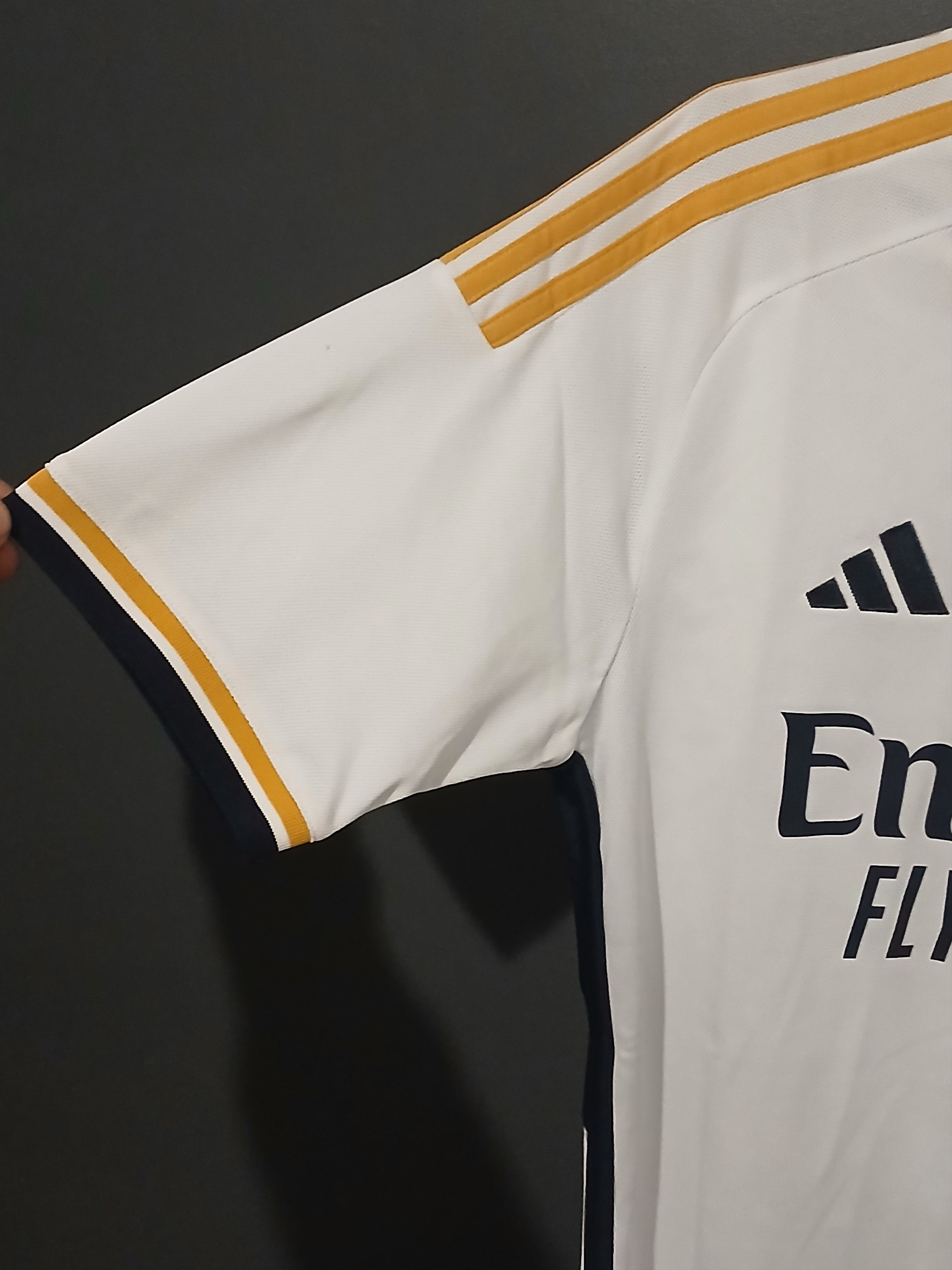 Adidas New Real Madrid 2023/2024 Football Jersey T-Shirt Size US S / EU 44-46 / 1 - 7 Thumbnail