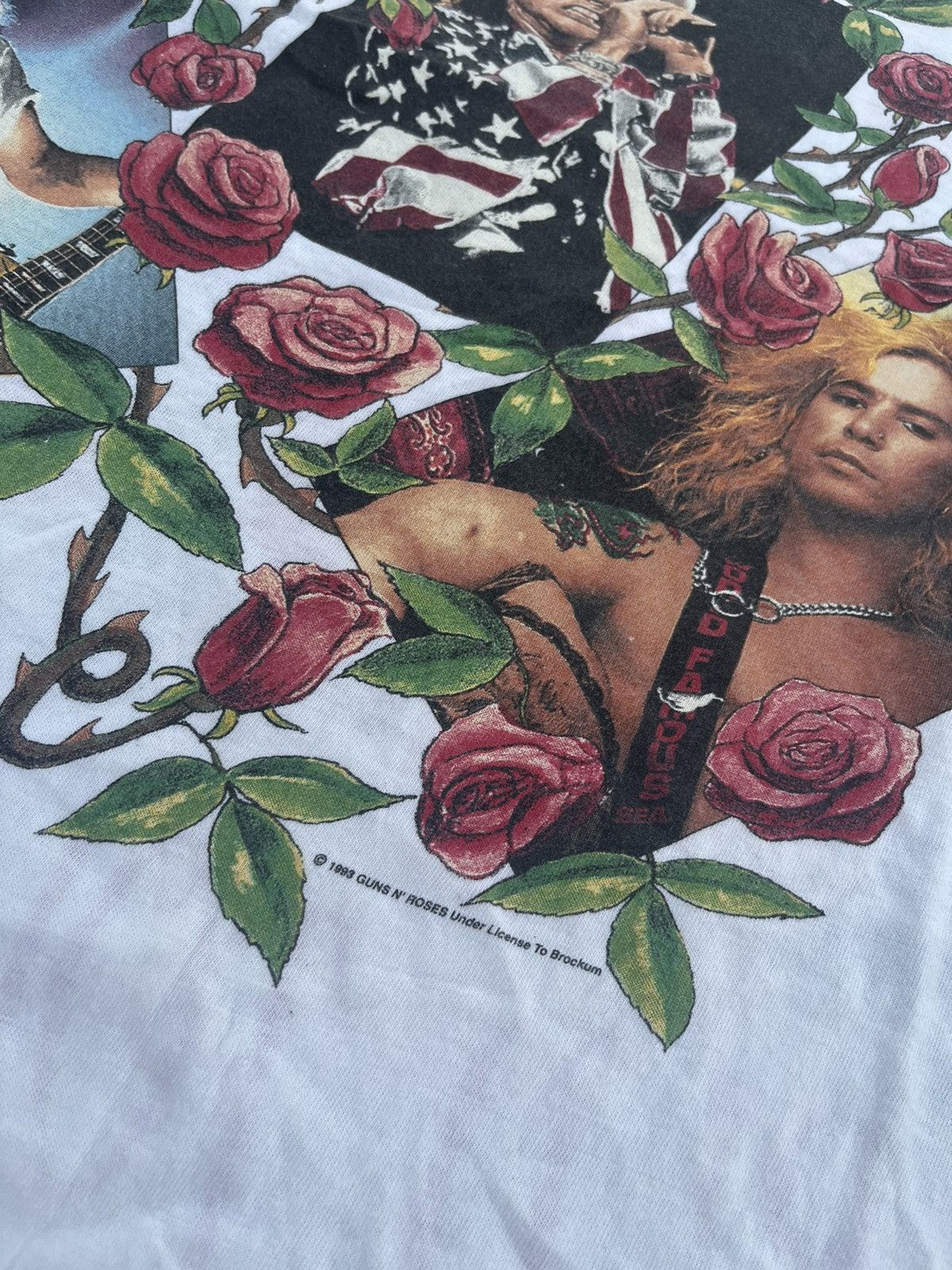 Band Tees × Brockum × Vintage Vintage Guns N Roses Tee Shirt 1993 World Tour Skin N Bones Size US L / EU 52-54 / 3 - 4 Thumbnail