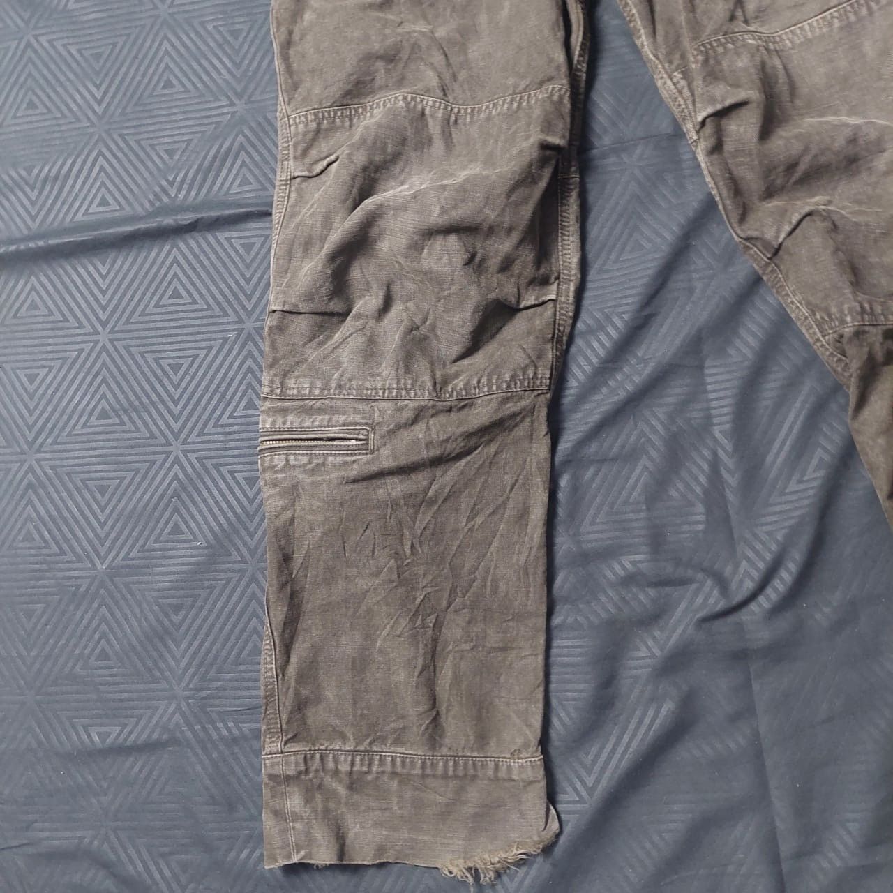 RIPVANWINKLE Ripvanwinkle multi zipper cargo pants Size US 32 / EU 48 - 4 Thumbnail