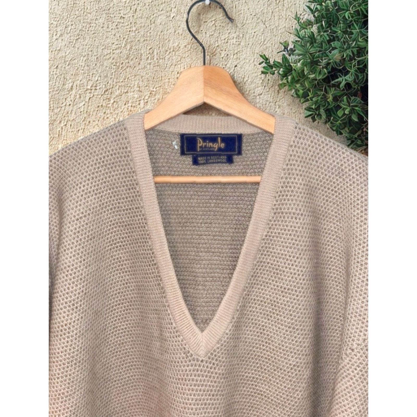 Pringle Of Scotland VINTAGE Pringle of Scotland Sweater Mens 2XL V-Neck Lambswool Beige 100% Wool Classic Knit Pullover Size US XXL / EU 58 / 5 - 3 Thumbnail