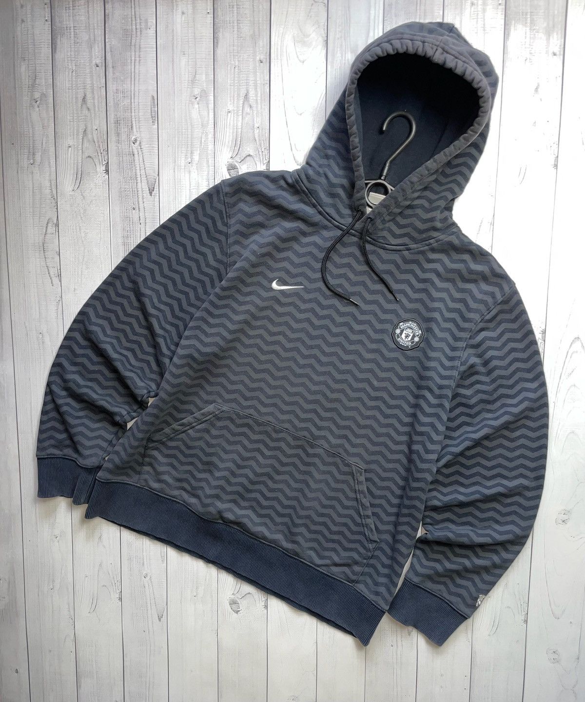 Vintage Nike Manchester United grey soccer hoodie size M-L