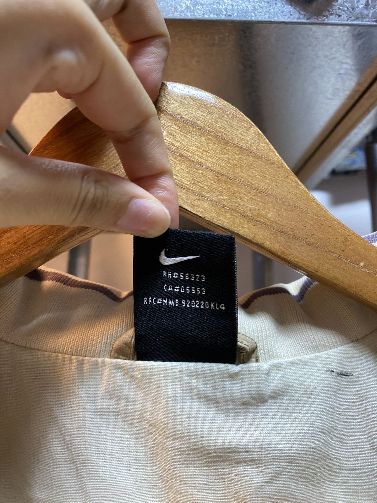 Nike Vintage Nike Swoosh Windbreaker Jacket Size US L / EU 52-54 / 3 - 6 Thumbnail