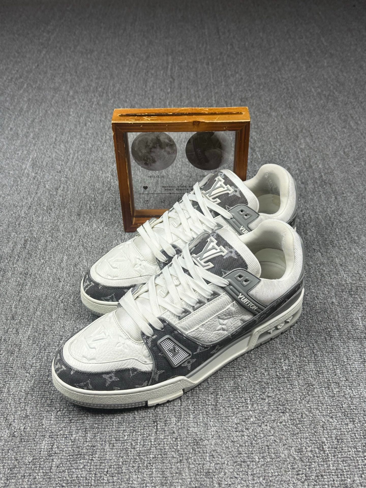 Louis Vuitton Louis Vuitton Training White Lowtop Sneakers 10 Men Size US 10 / EU 43 - 1 Thumbnail