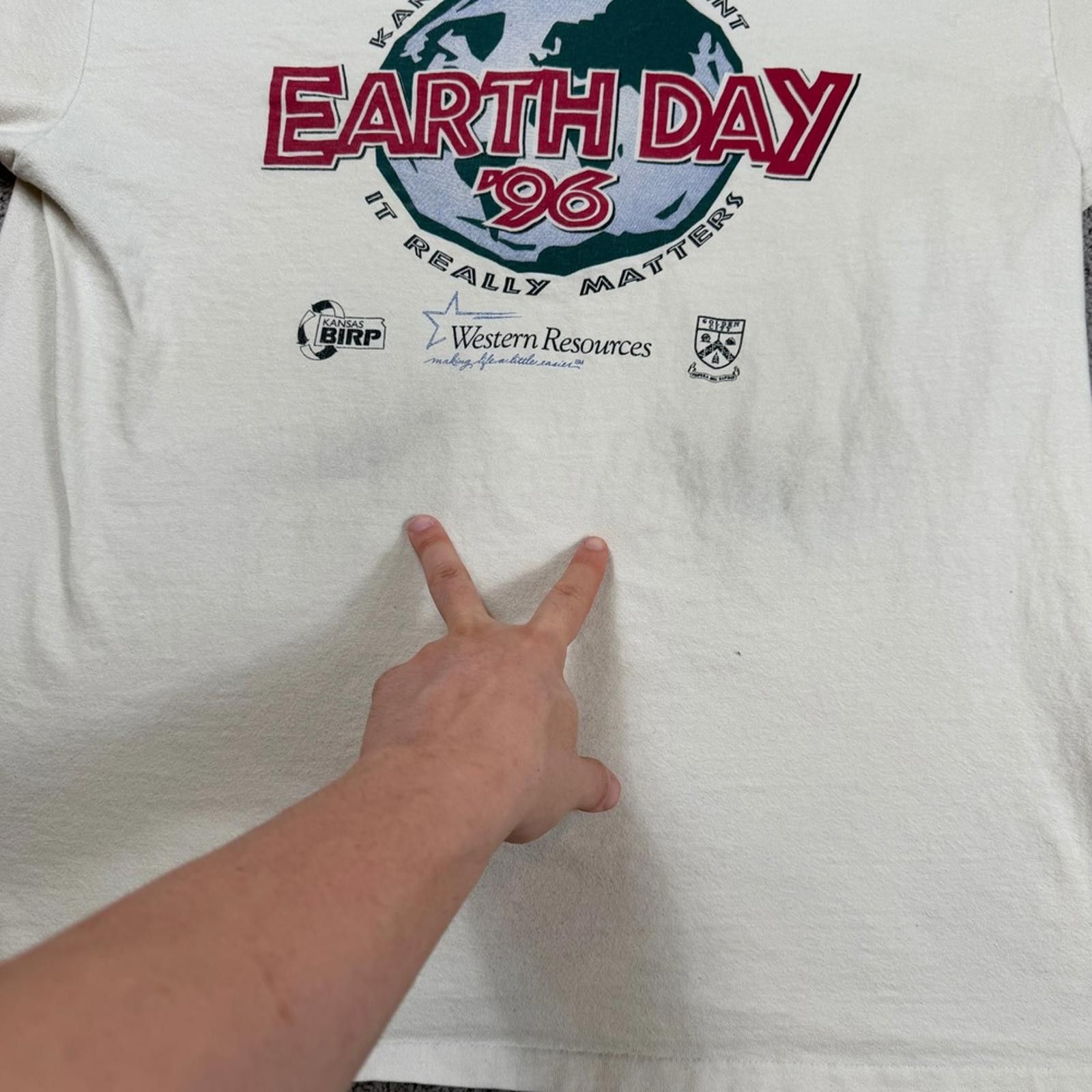 Hanes Vintage 1996 Earth Day Kansas T Shirt Made in USA Size US XL / EU 56 / 4 - 7 Thumbnail