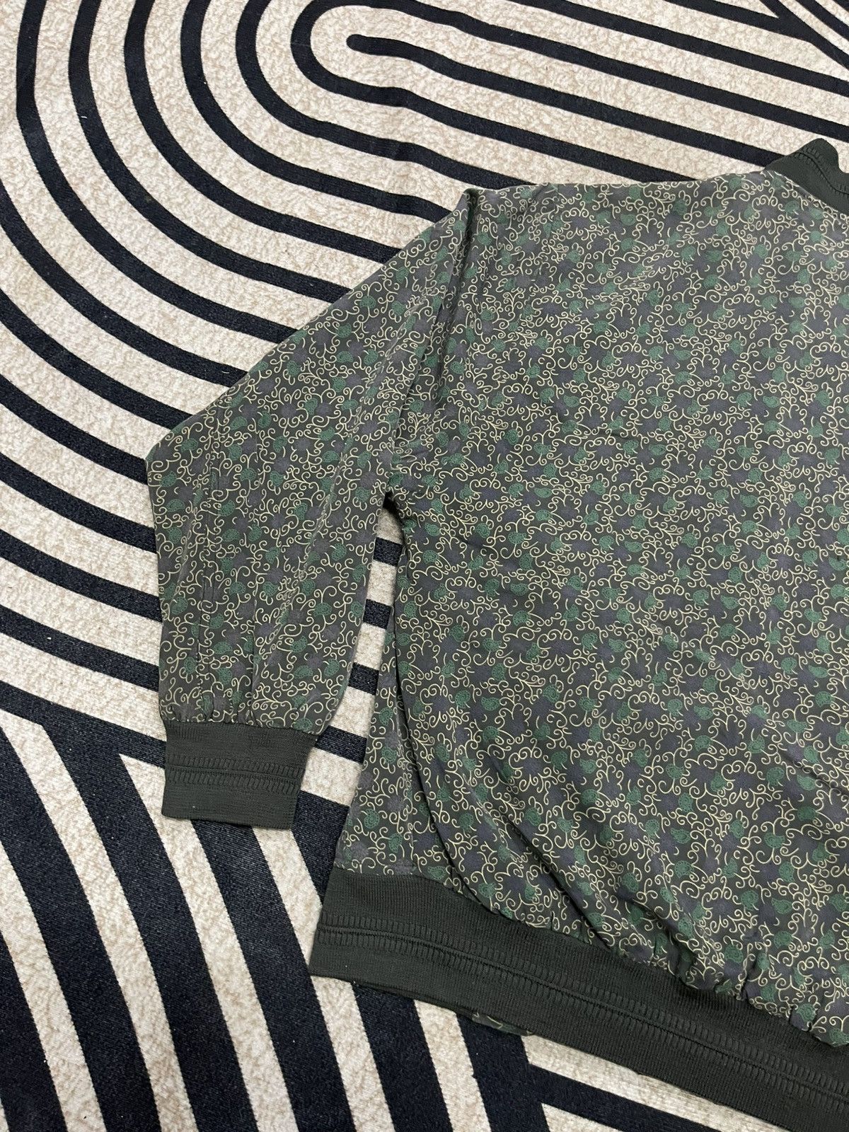 Yves Saint Laurent 90s YVES SAINT LAURENT POUR HOMME FULLPRINT ABSTRACT DESIGN Size US M / EU 48-50 / 2 - 11 Thumbnail