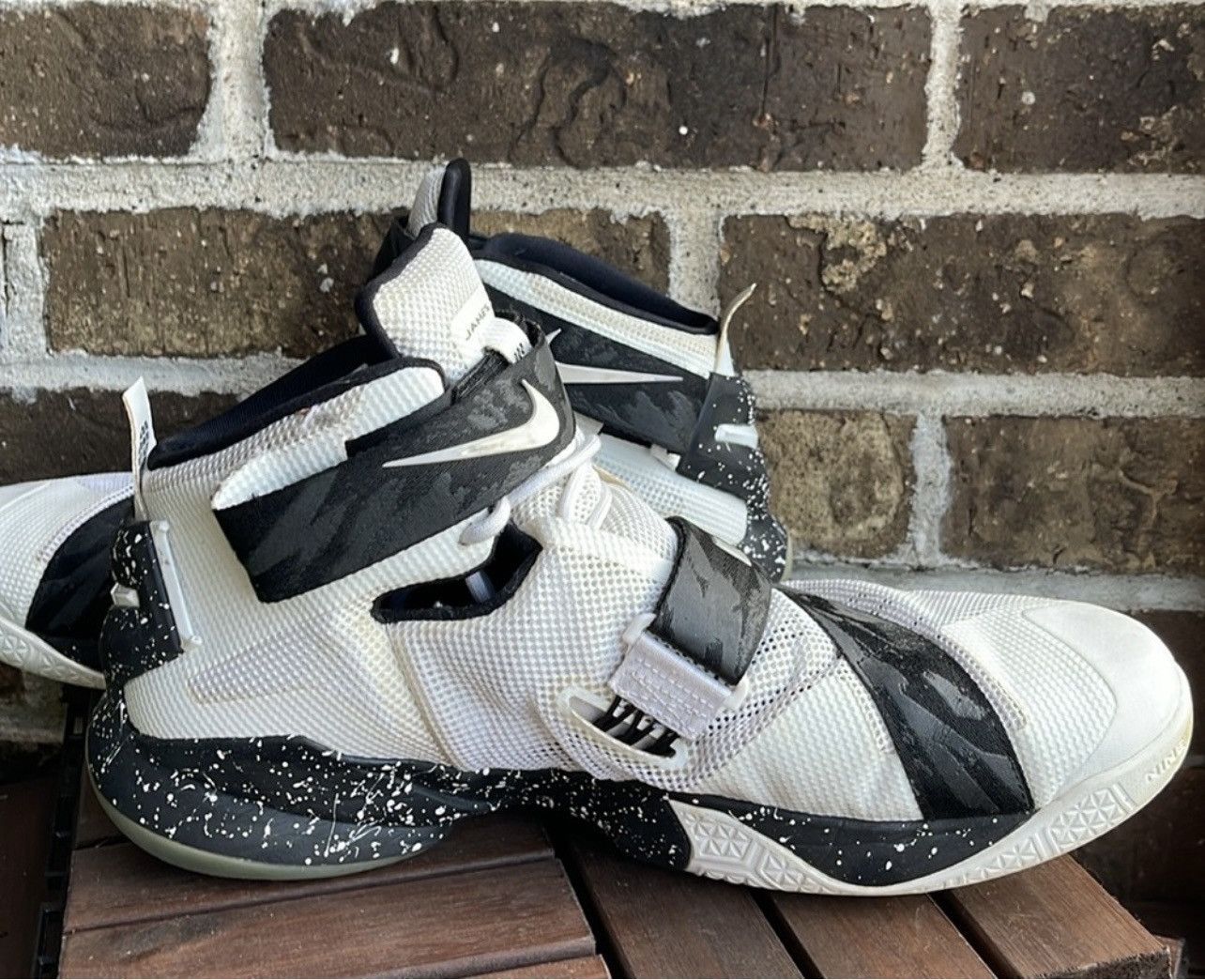 Nike Nike Lebron Soldier Sneakers Size US 15 / EU 48 - 2 Thumbnail