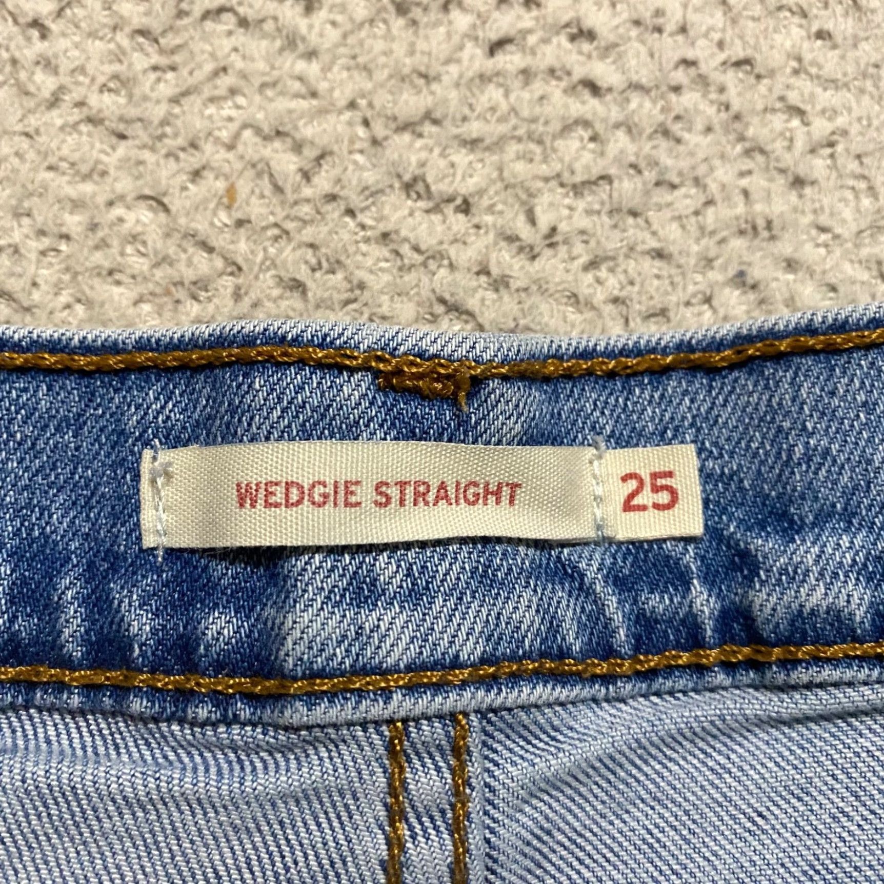 Levi's VINTAGE Levi's Womens 25 Jeans Blue Denim Medium Wash Wedgie Straight Raw Hem Distressed Size 42" / US 20 - 3 Thumbnail