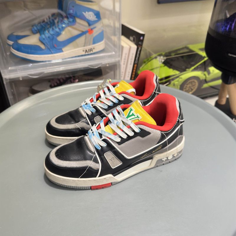 Louis Vuitton Louis Vuitton Elegant Art Low-top Fashion Sneakers 0079 Size US 7 / IT 37 - 1 Thumbnail