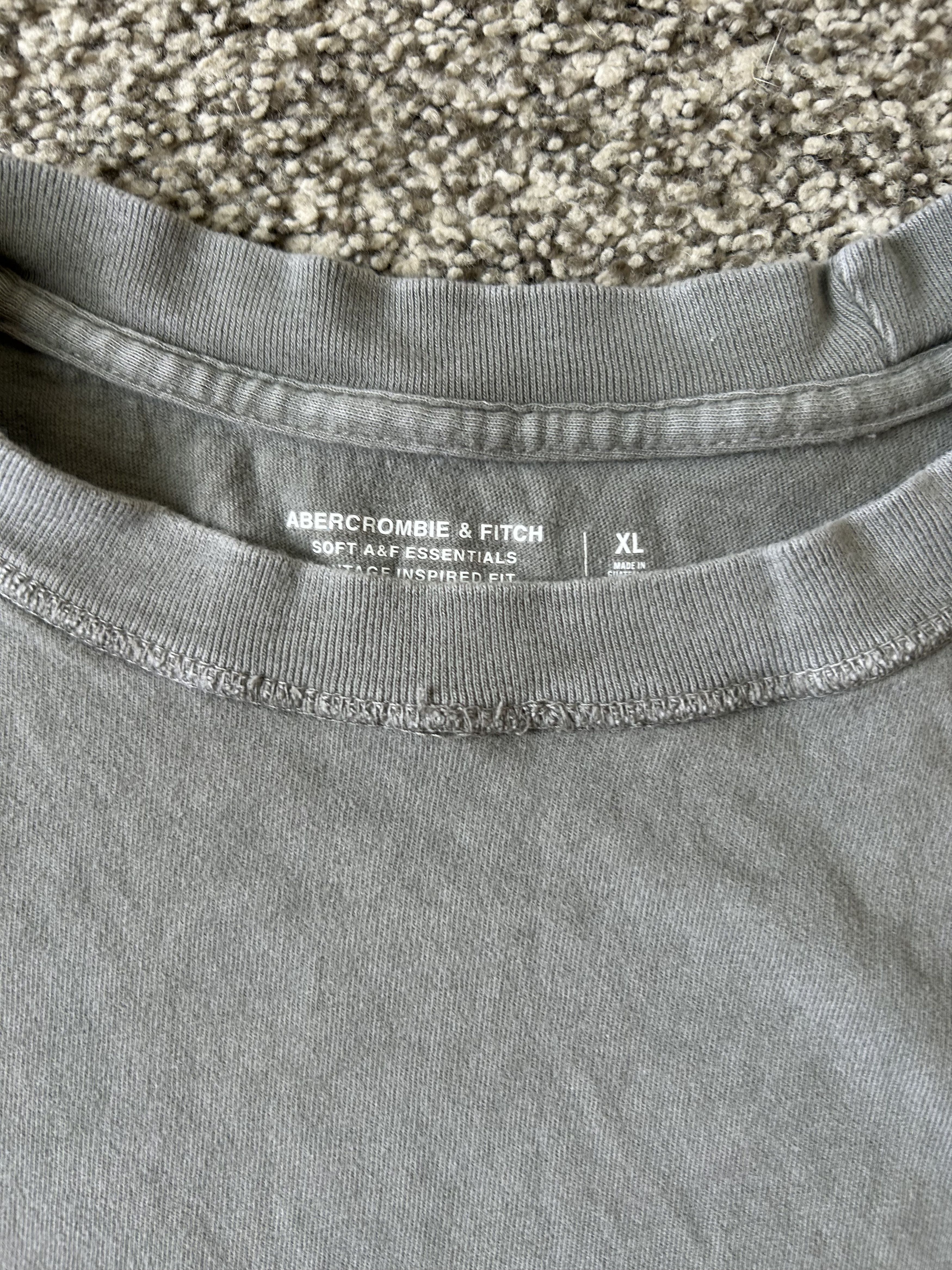 Abercrombie & Fitch Abercrombie Cropped Tee Size US XL / EU 56 / 4 - 2 Thumbnail