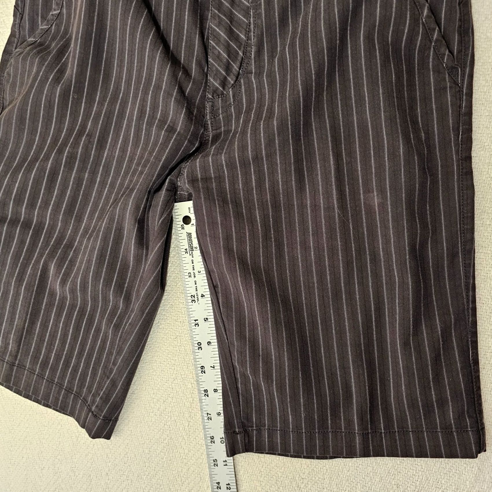 Vintage BKE Casuals Shorts Men 32x23 Gray Stripe Outseam West Coast Slim Korbel Bermuda Casual Short Mens Gray Striped Pattern 90s Outdoor бізнес? Size US 32 / EU 48 - 6 Thumbnail