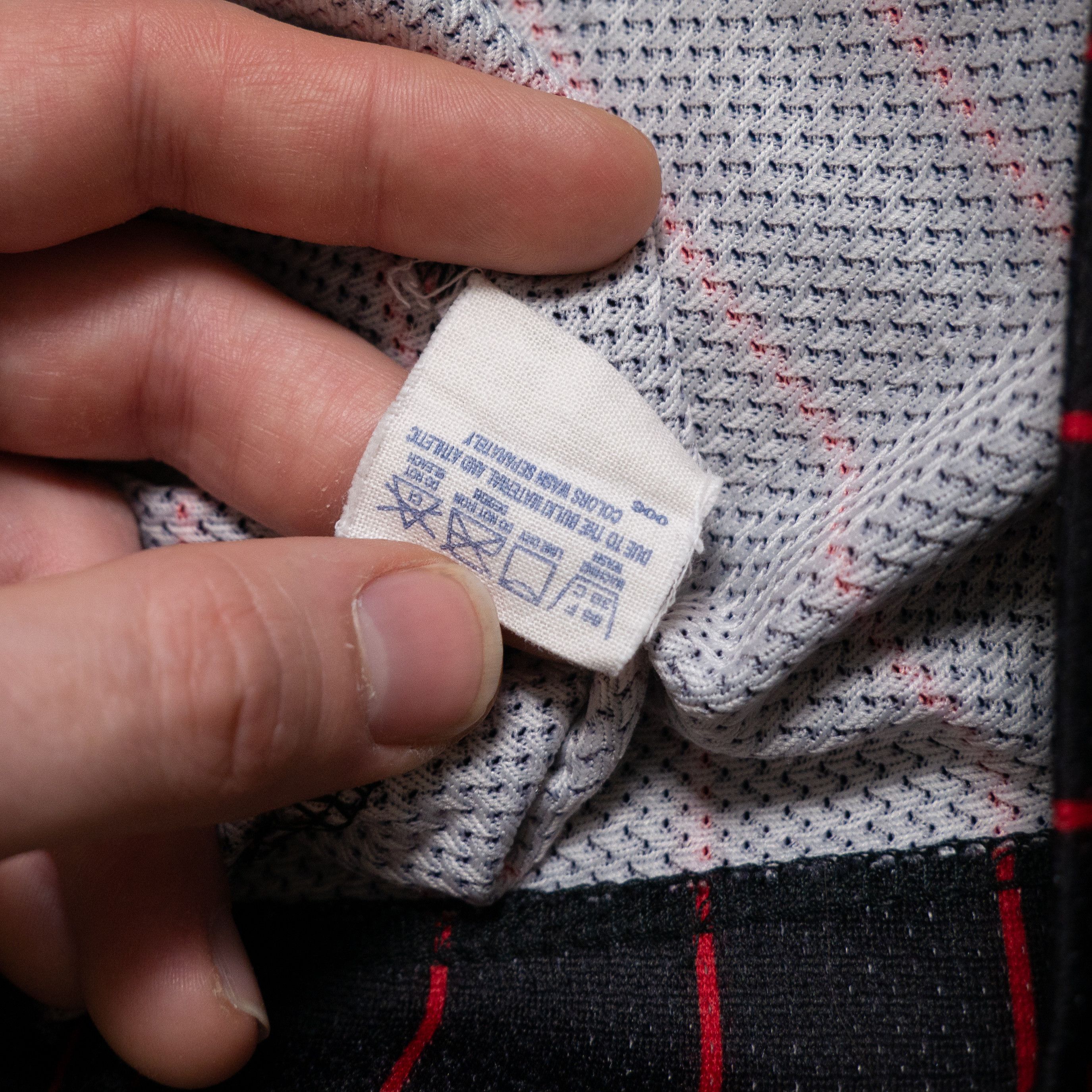 Champion × NBA × Vintage Vintage Champion x NBA Bulls #23 Jordan Striped Jersey Size US XL / EU 56 / 4 - 5 Thumbnail