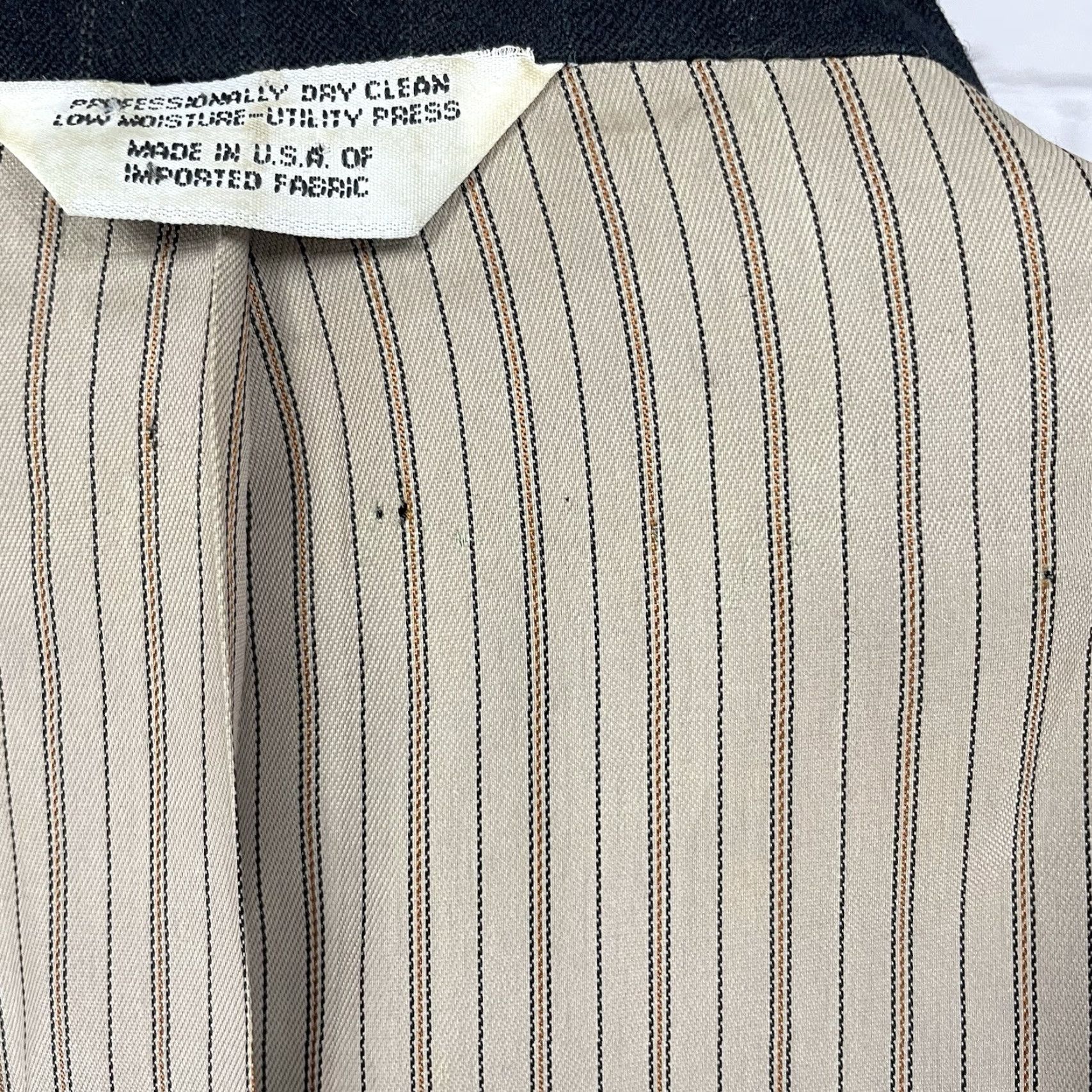 Vintage Hunting Horn Blazer Wool Black Striped 2 Button Ventless Notch USA Made Size 46L Men Jacket Size 46R - 7 Thumbnail