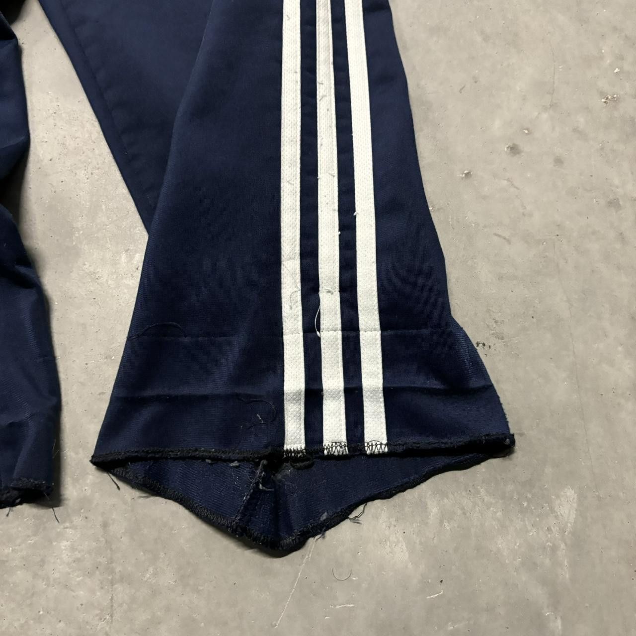 Adidas × Vintage Crazy Vintage Y2K/2000s Navy Blue Adidas Striped Skater Drill Essential Sweatpants! Size US 32 / EU 48 - 5 Thumbnail