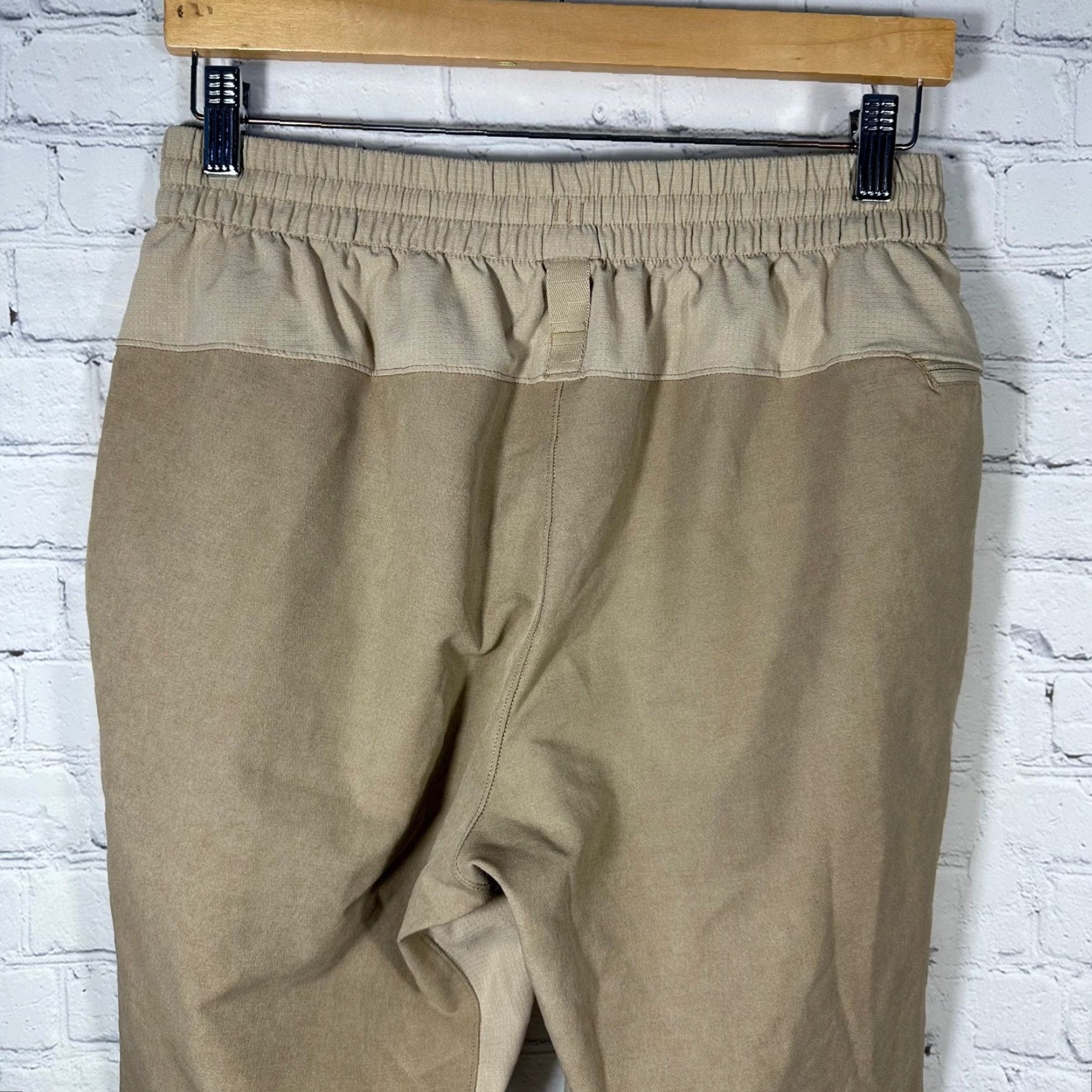 Lululemon Lululemon Mens Joggers License to Train Utility Pants Zip Pocket Adjustable Waist Snap Cuff LM5ABCS Beige Tapered Athletic Inseam 30 Size US 29 - 7 Thumbnail