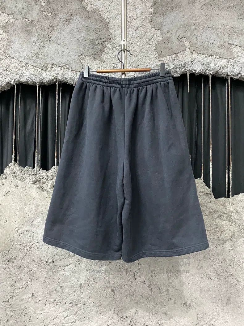 Balenciaga Balenciaga size S Embroidered Shorts Size US 27 - 2 Thumbnail
