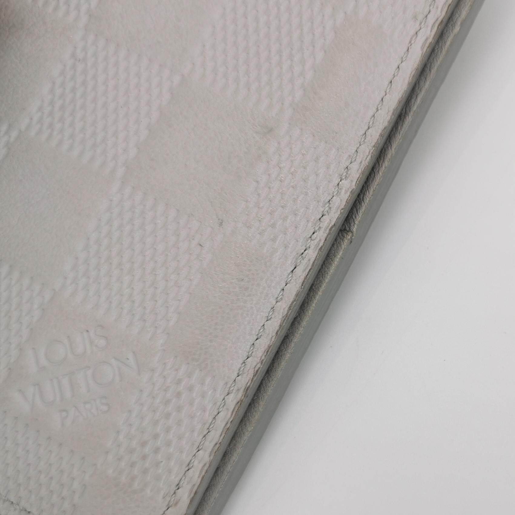 Louis Vuitton Louis Vuitton (LV) Sheepskin Checkerboard Letter Logo Foldi Size ONE SIZE - 8 Thumbnail