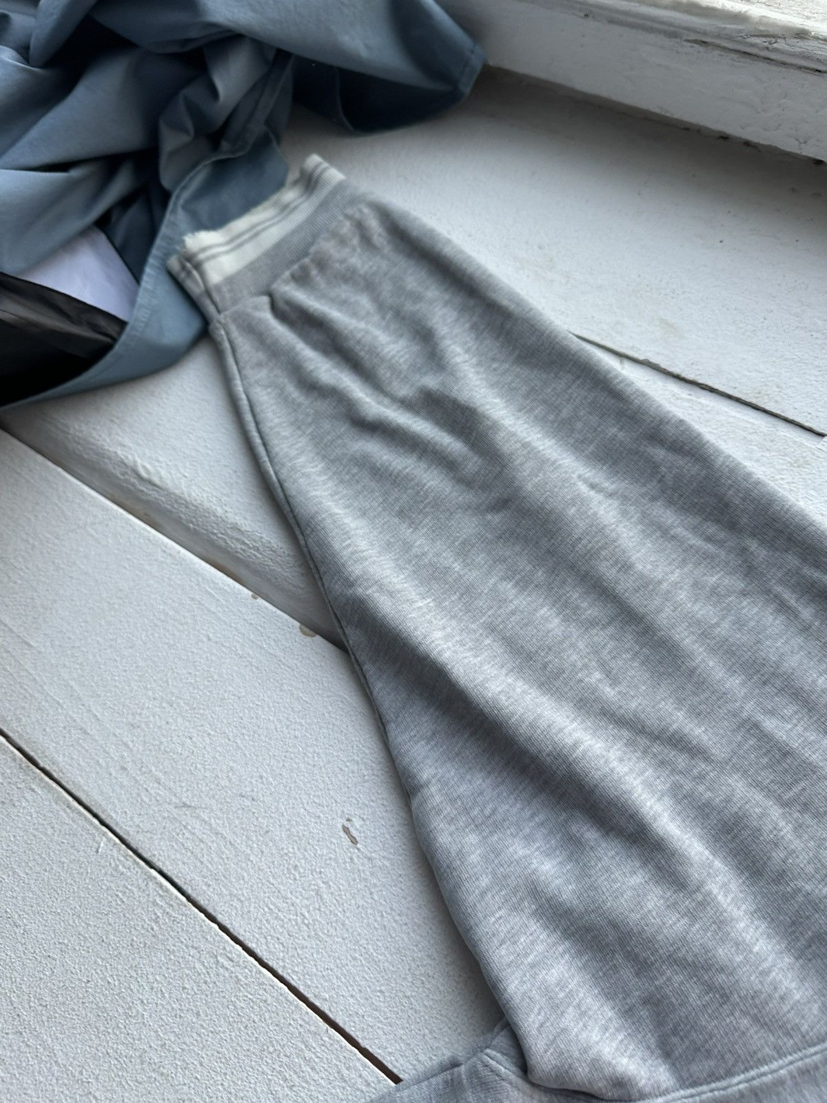 Vintage 🚨90s Nike Big Logo Swoosh Gray Oversized Sweatshirt y2k rare Size US S / EU 44-46 / 1 - 18 Thumbnail