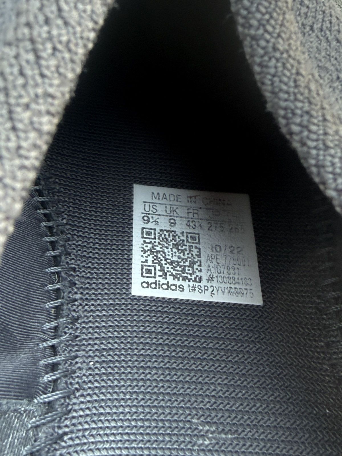 Yeezy Aidas Yezzy Knit Runner Sneaker Size US 9.5 / EU 42-43 - 5 Thumbnail