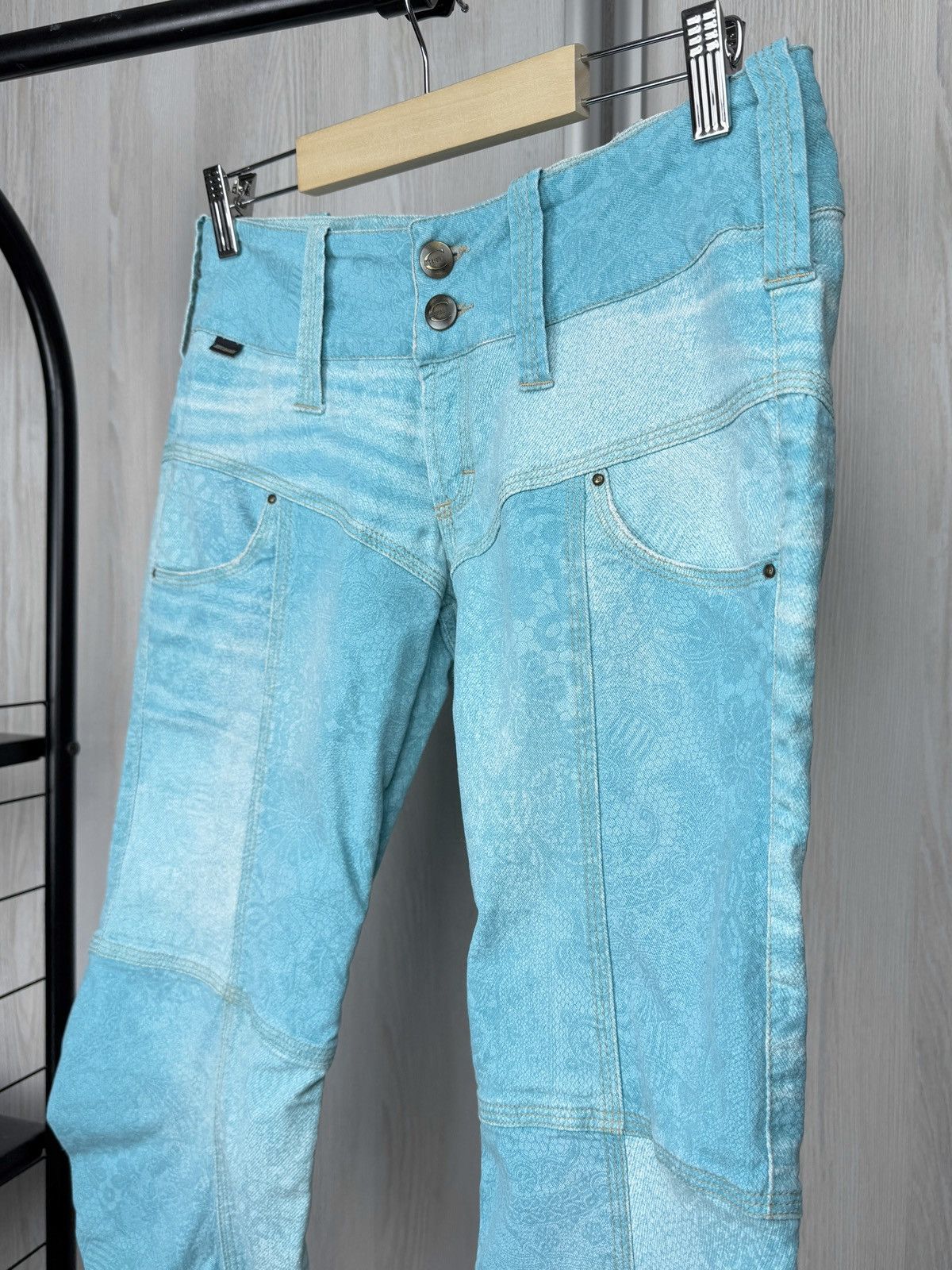 Just Cavalli Just Cavalli blue pattern patchwork half pants capri shorts Size 28" / US 6 / IT 42 - 7 Thumbnail