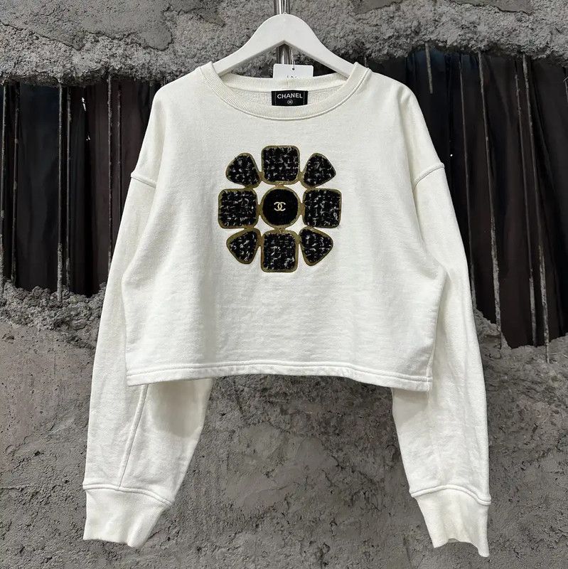 Chanel Chanel Cropped White Long Sleeve Sweatshirt 0089 Size S / US 4 / IT 40 - 1 Thumbnail