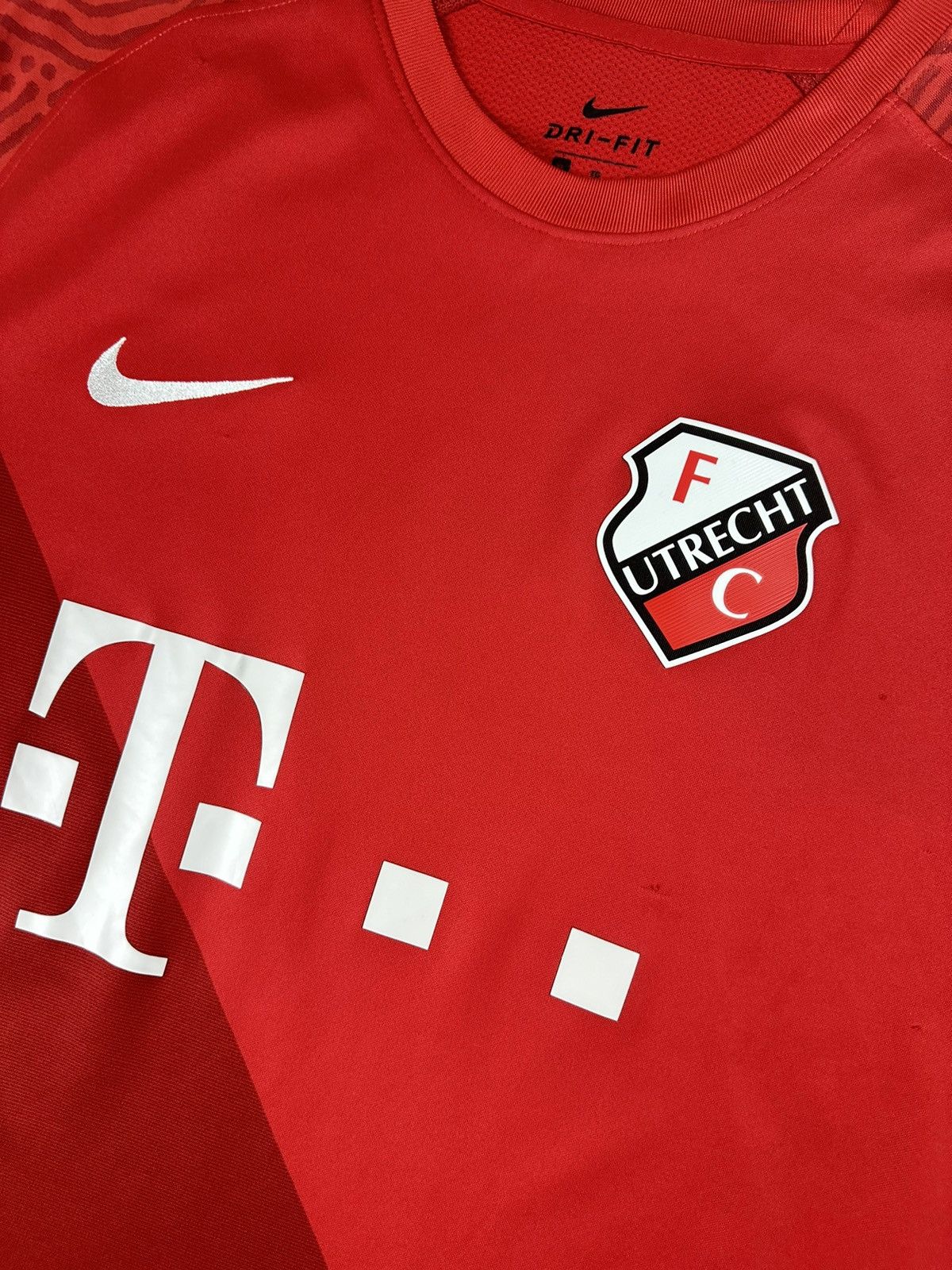 Nike Nike FC Utrecht 2019/20 Home Soccer Jersey Size US XL / EU 56 / 4 - 4 Thumbnail