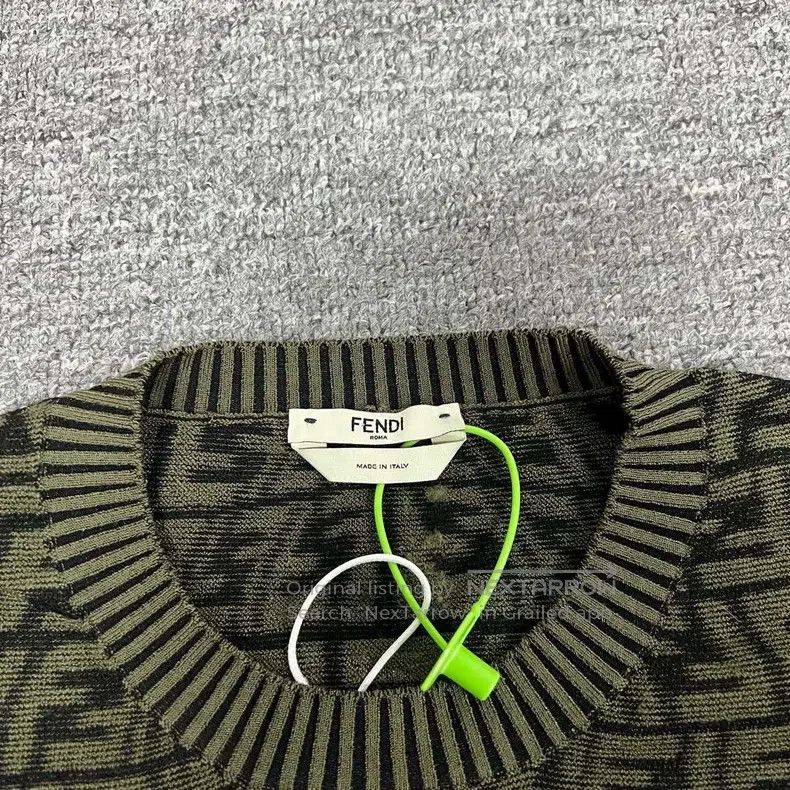 Fendi Fendi Logo Embossed Knit Short Sleeve Size S / US 4 / IT 40 - 4 Thumbnail