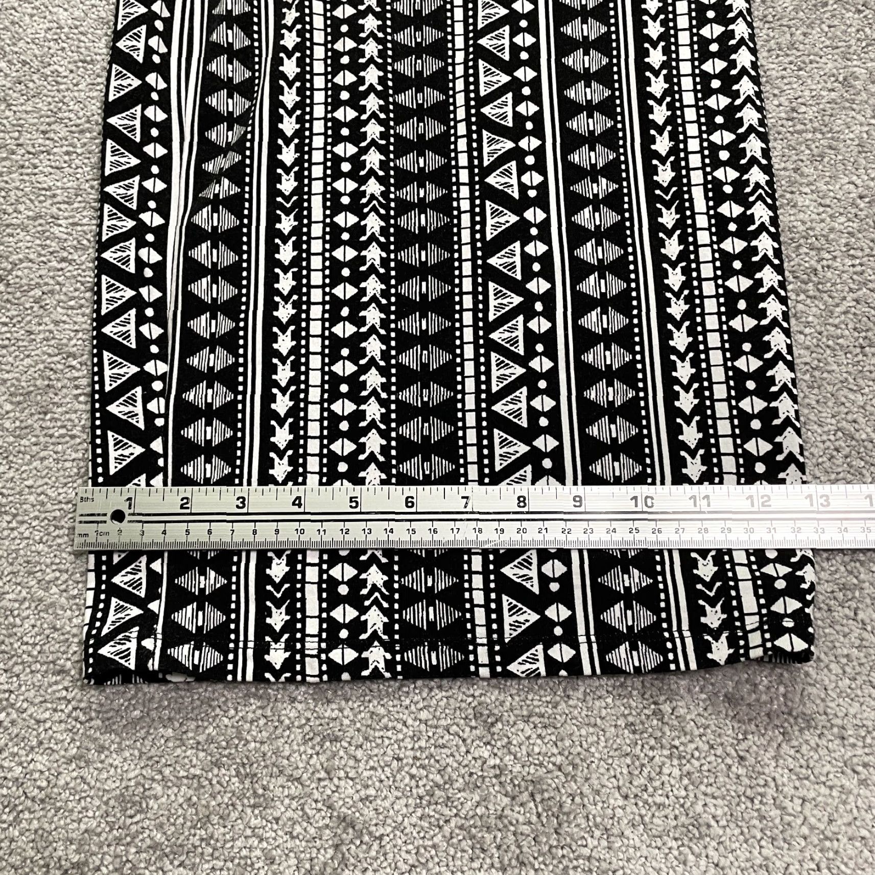 H&M H&M Midi Pencil Skirt Women's XS Black White Geometric Stretch Casual Work Size 26" / US 2 / IT 38 - 4 Thumbnail